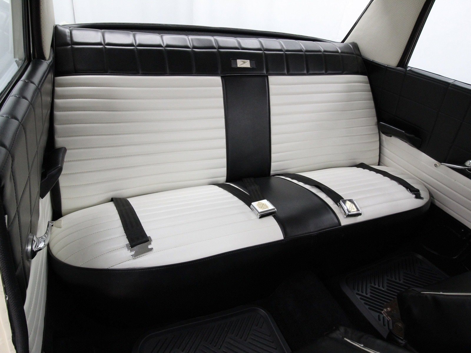1963 Studebaker Lark 38
