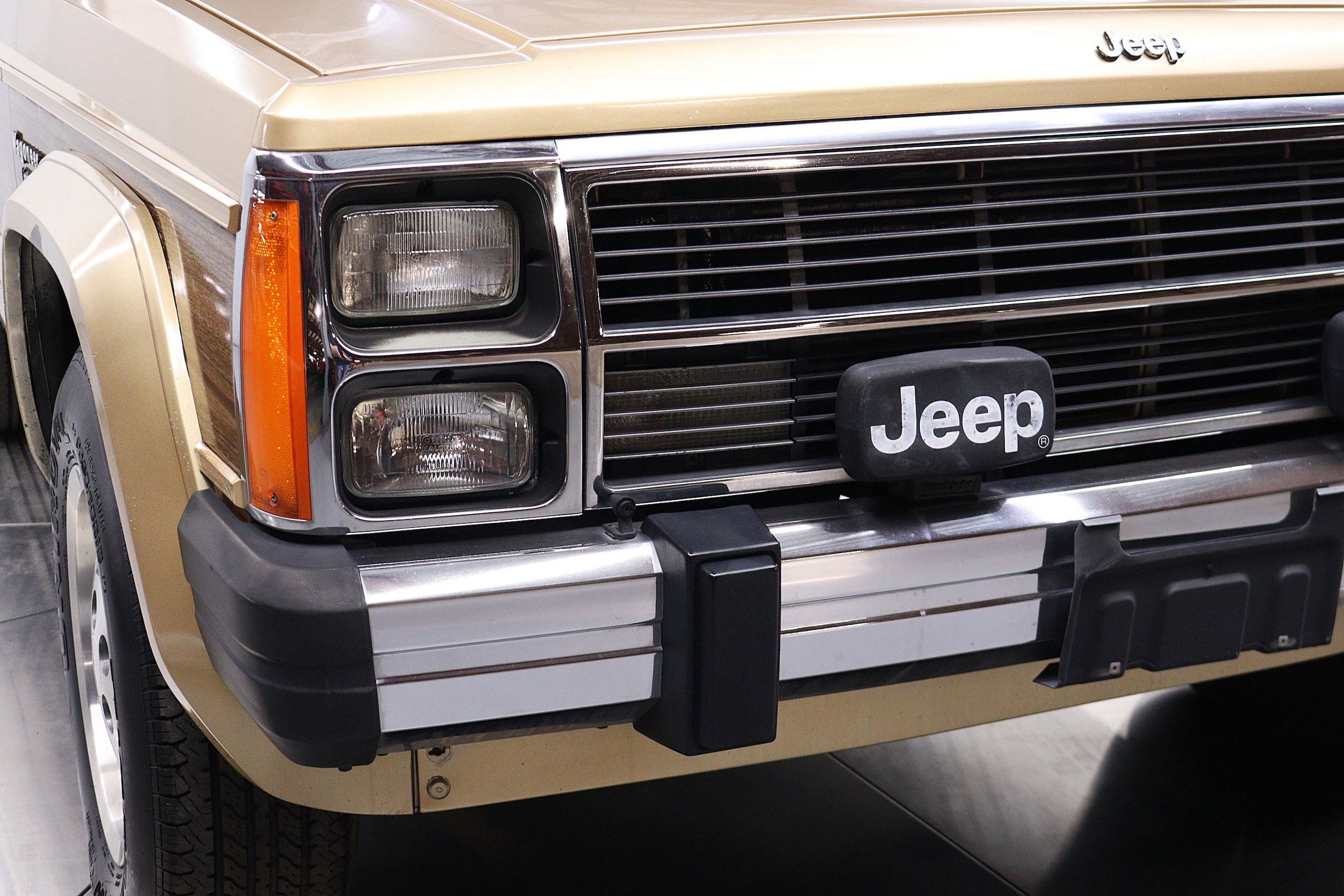1987 Jeep Wagoneer 61