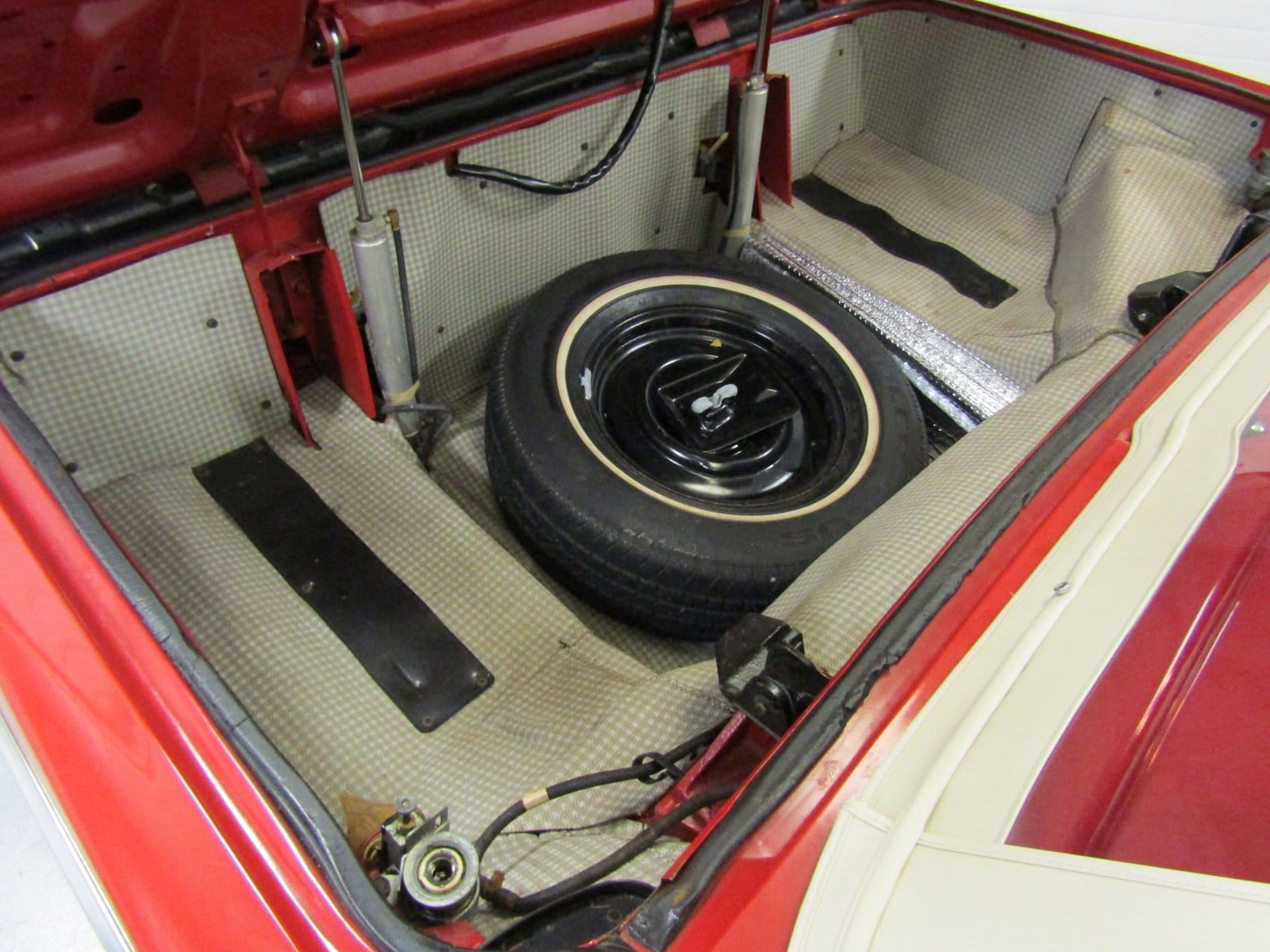 1965 Ford Thunderbird 35