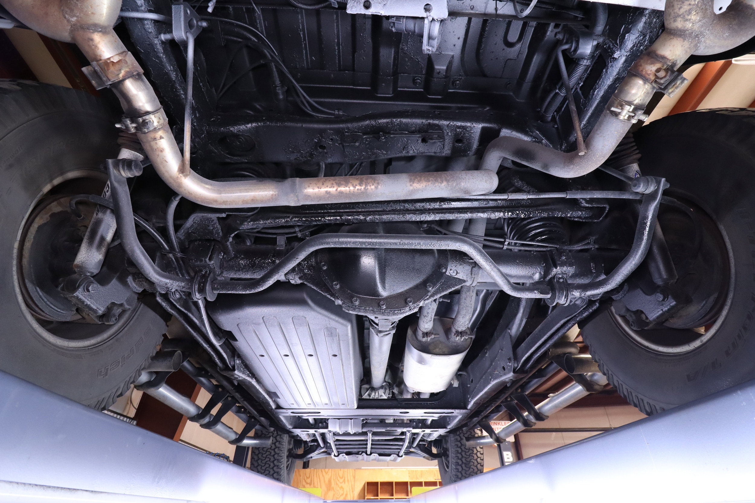2005 HUMMER H2 42