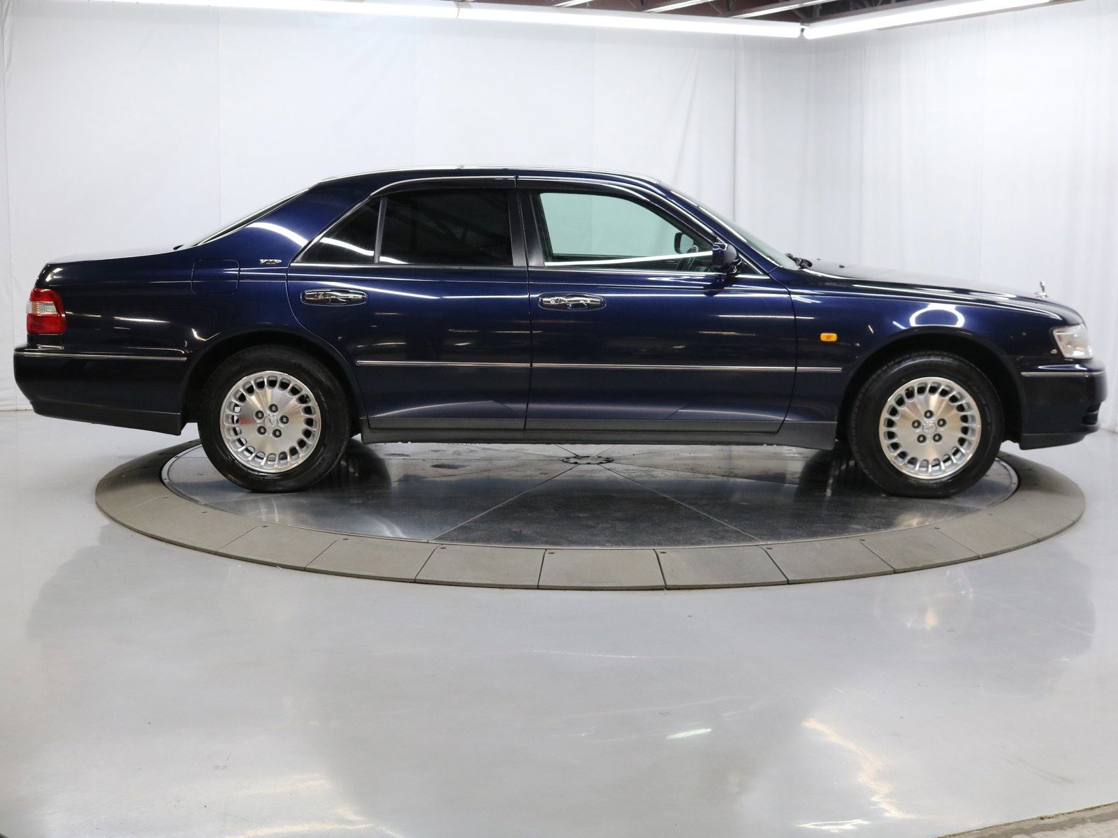 1998 Nissan Cima 10