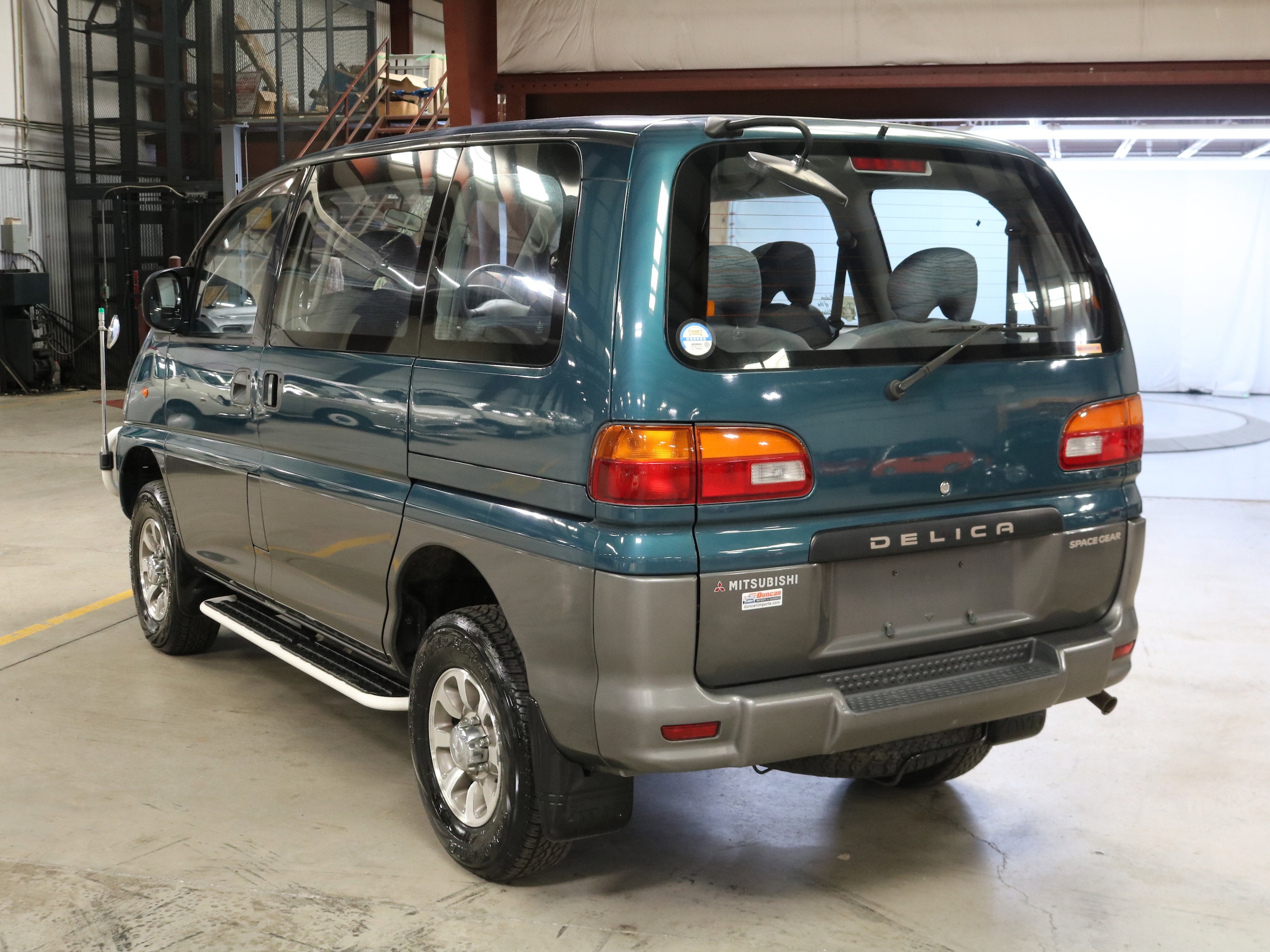 1994 Mitsubishi Delica 7