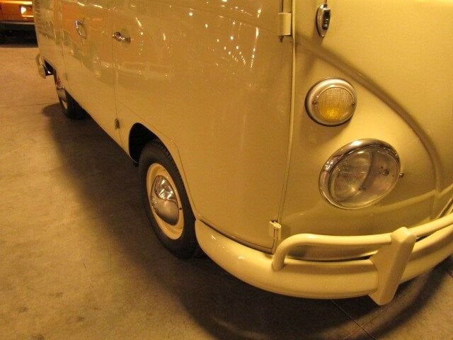 1967 Volkswagen Bus 29