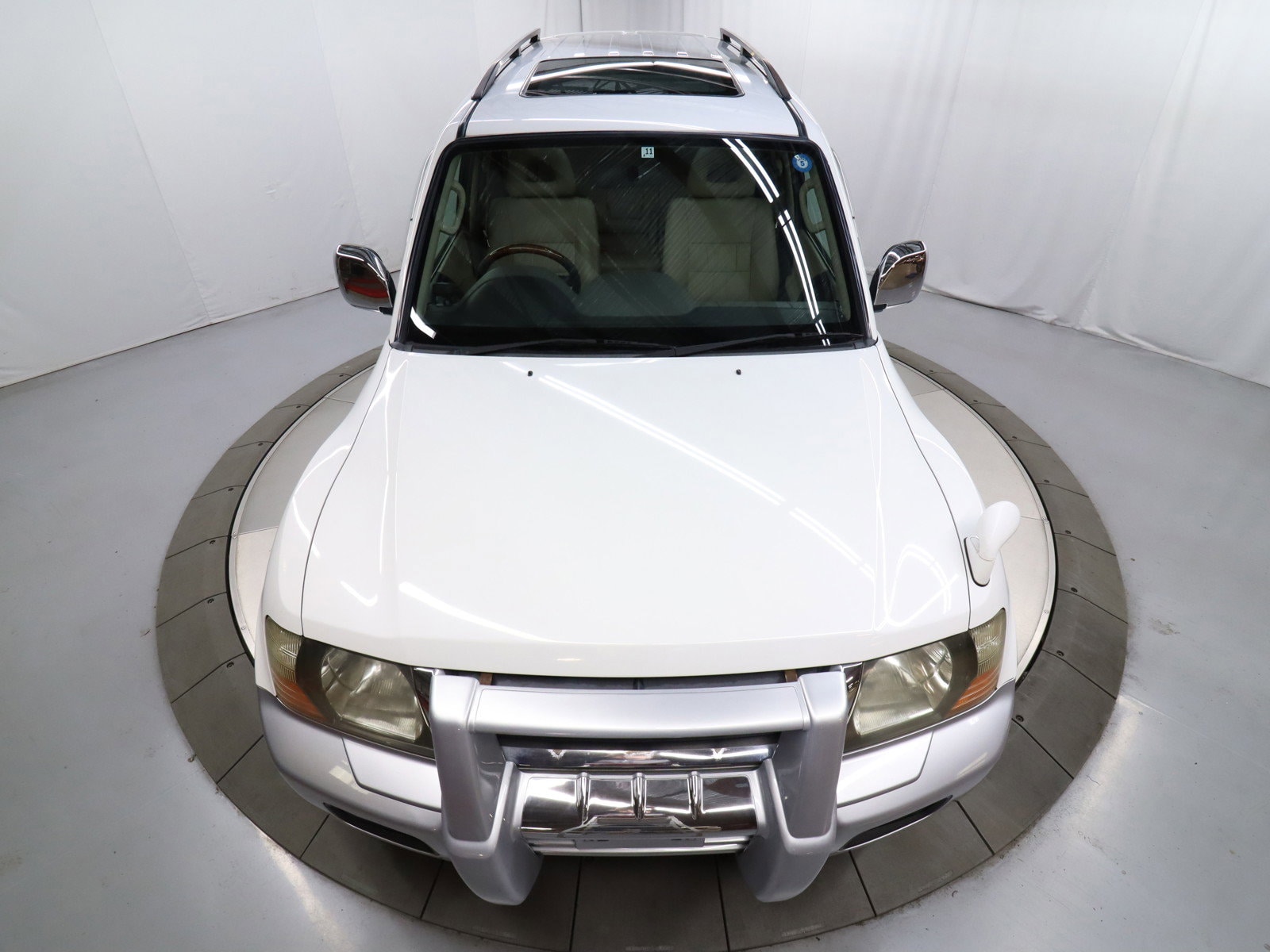 1999 Mitsubishi Pajero 44