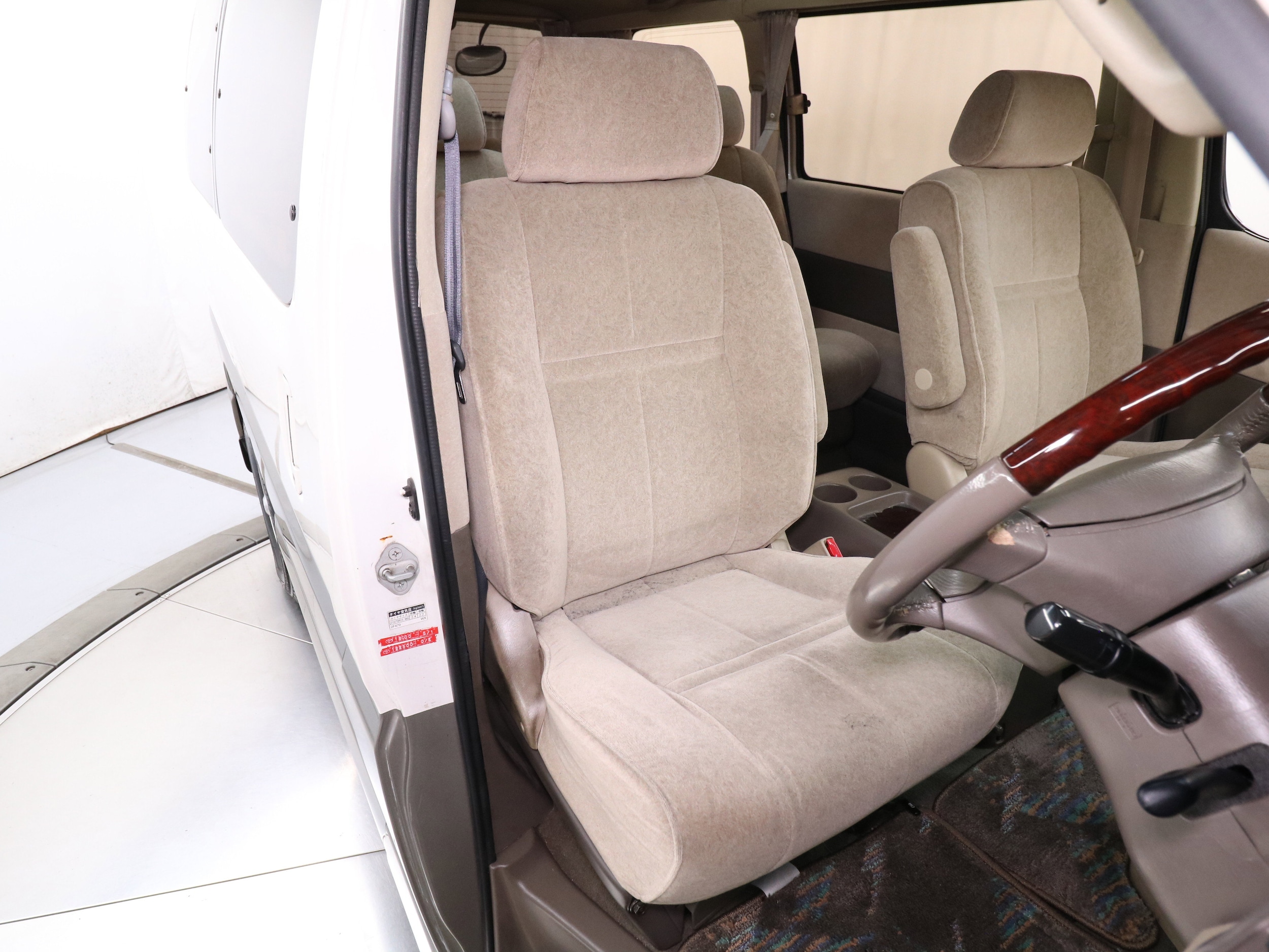 2000 Toyota Grand Hiace 16