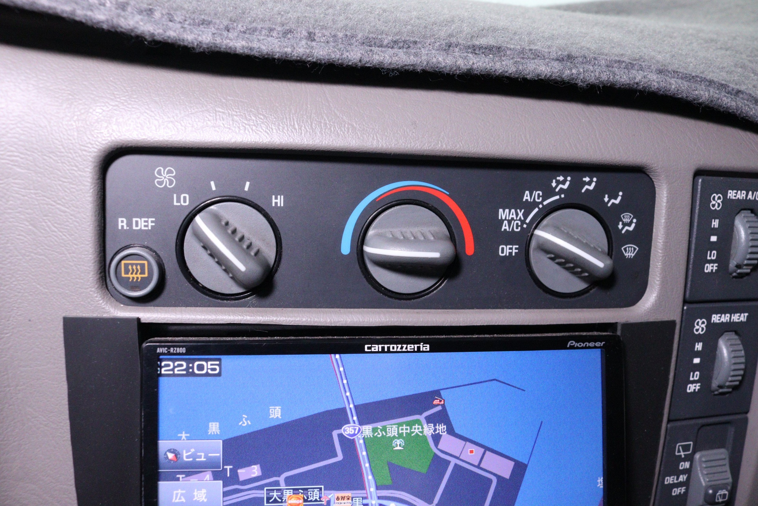 2000 Chevrolet Astro LT 13