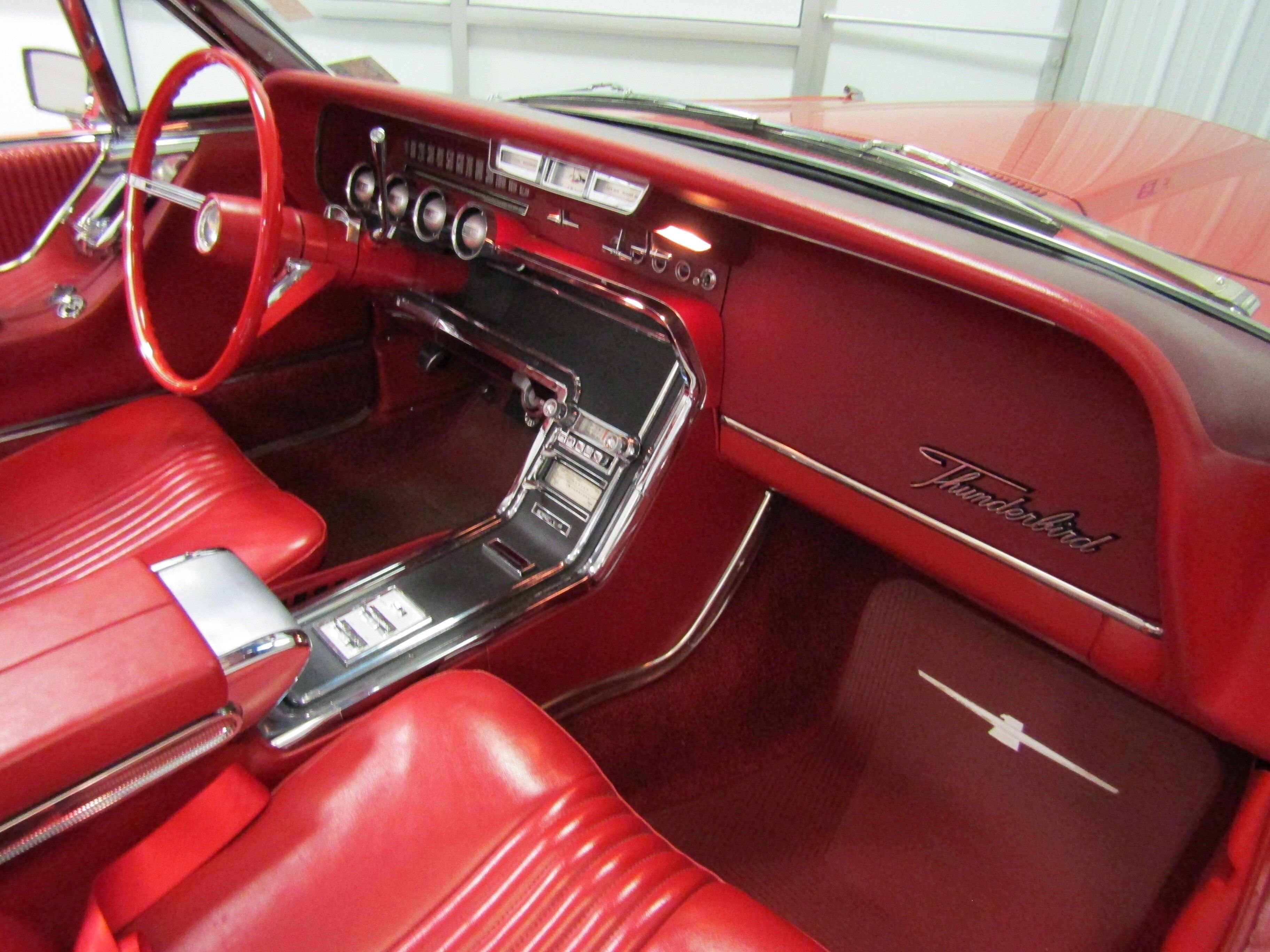 1965 Ford Thunderbird 22