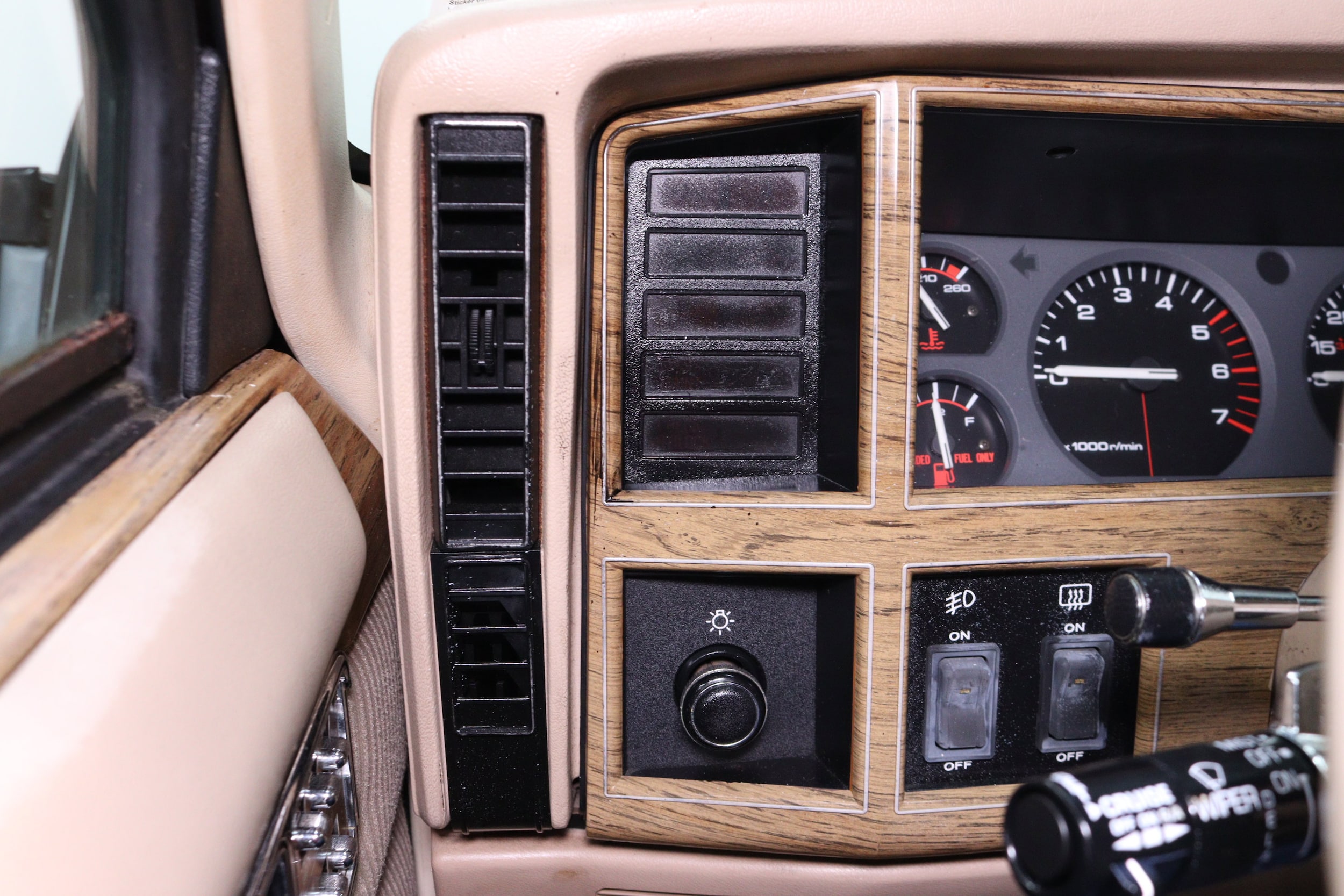 1989 Jeep Wagoneer Limited 51