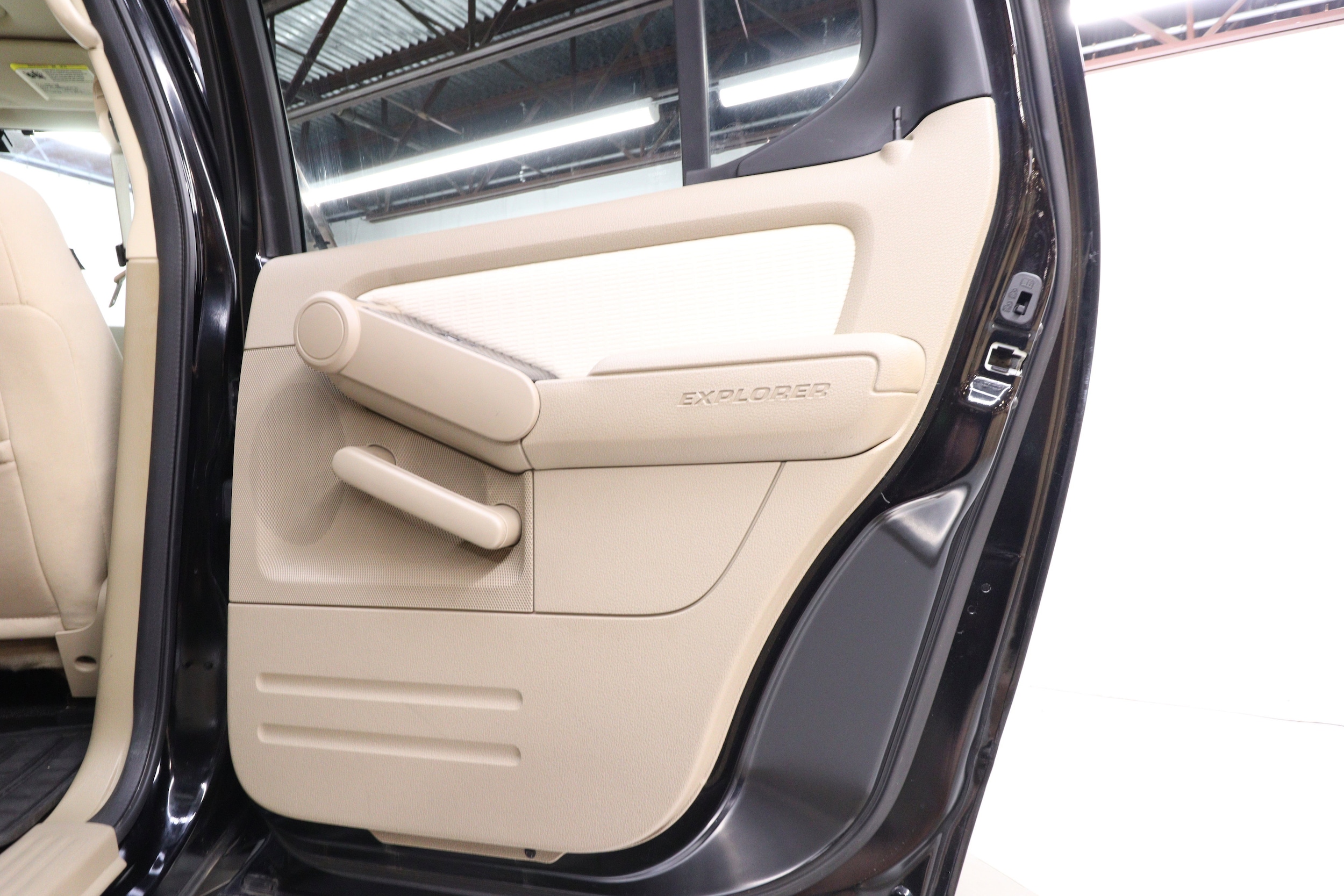 2010 Ford Explorer Sport Trac 26