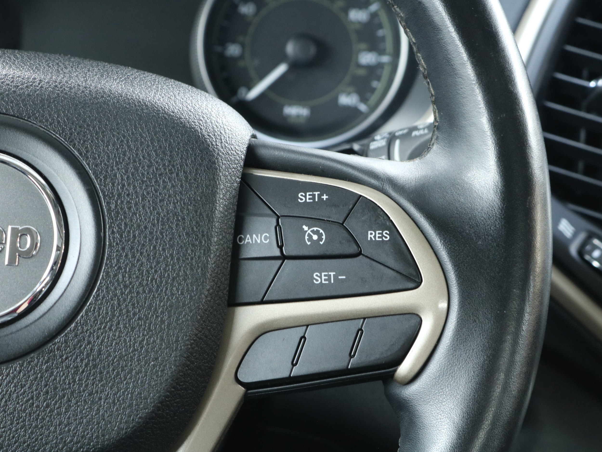 2014 Jeep Cherokee 54