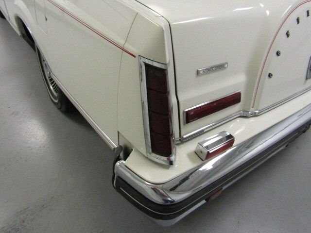 1982 Lincoln Continental 37