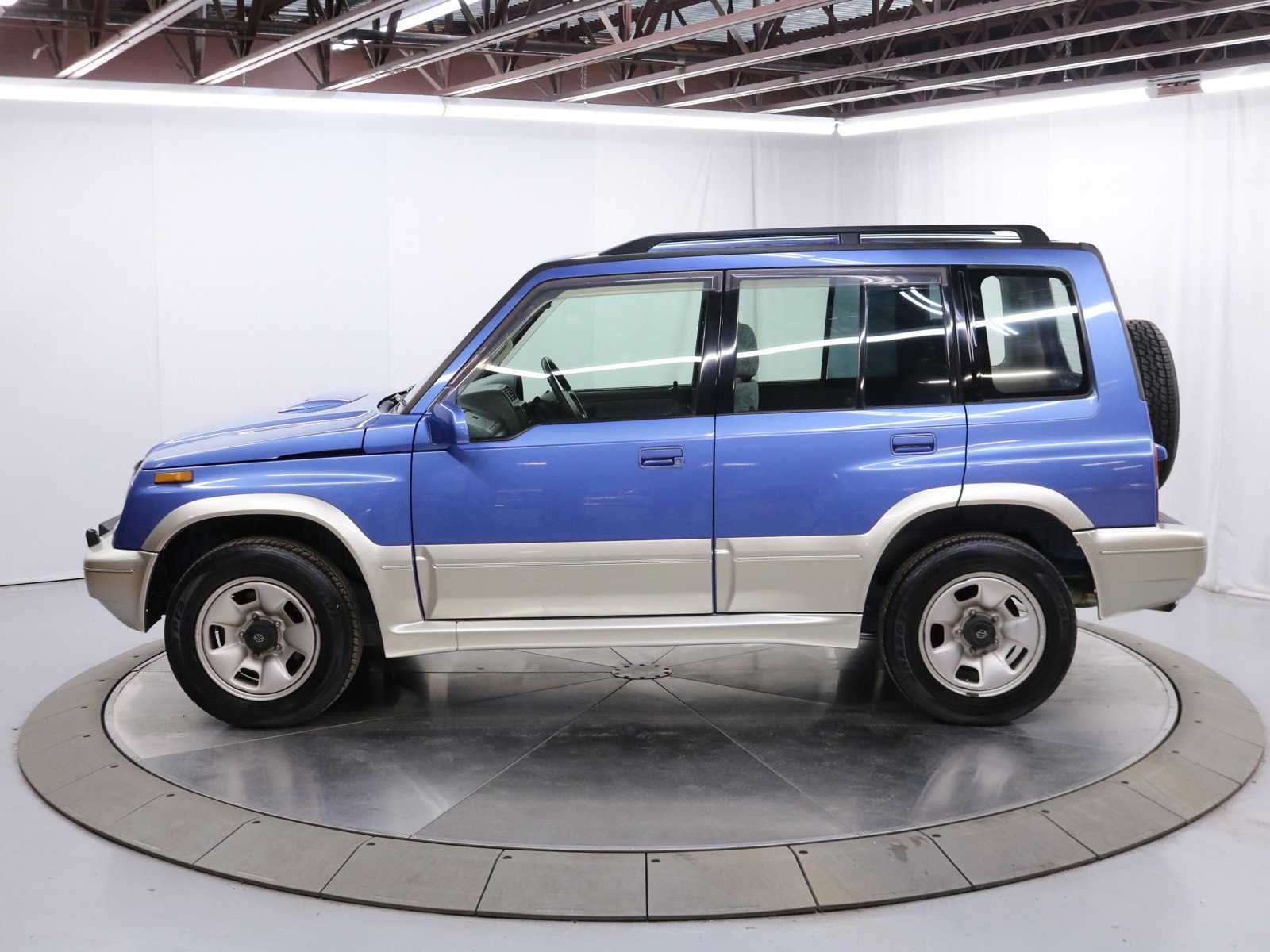 1997 Suzuki Escudo 4