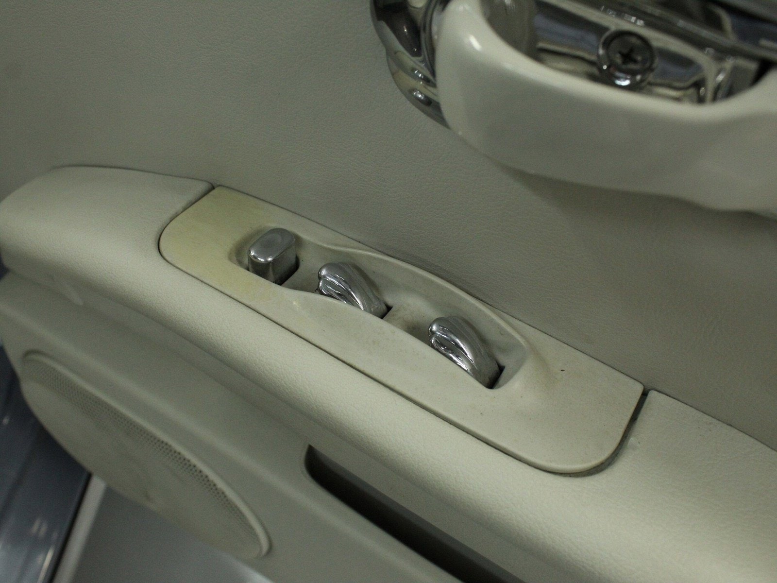 1992 Nissan Figaro 29