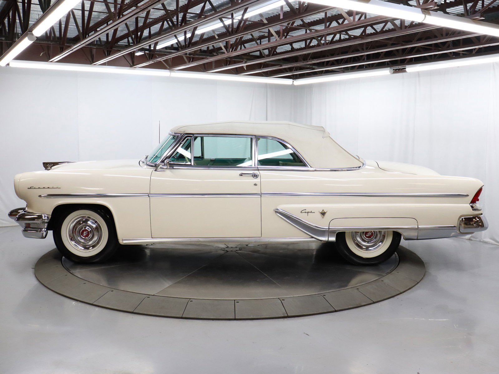 1955 Lincoln Capri 8