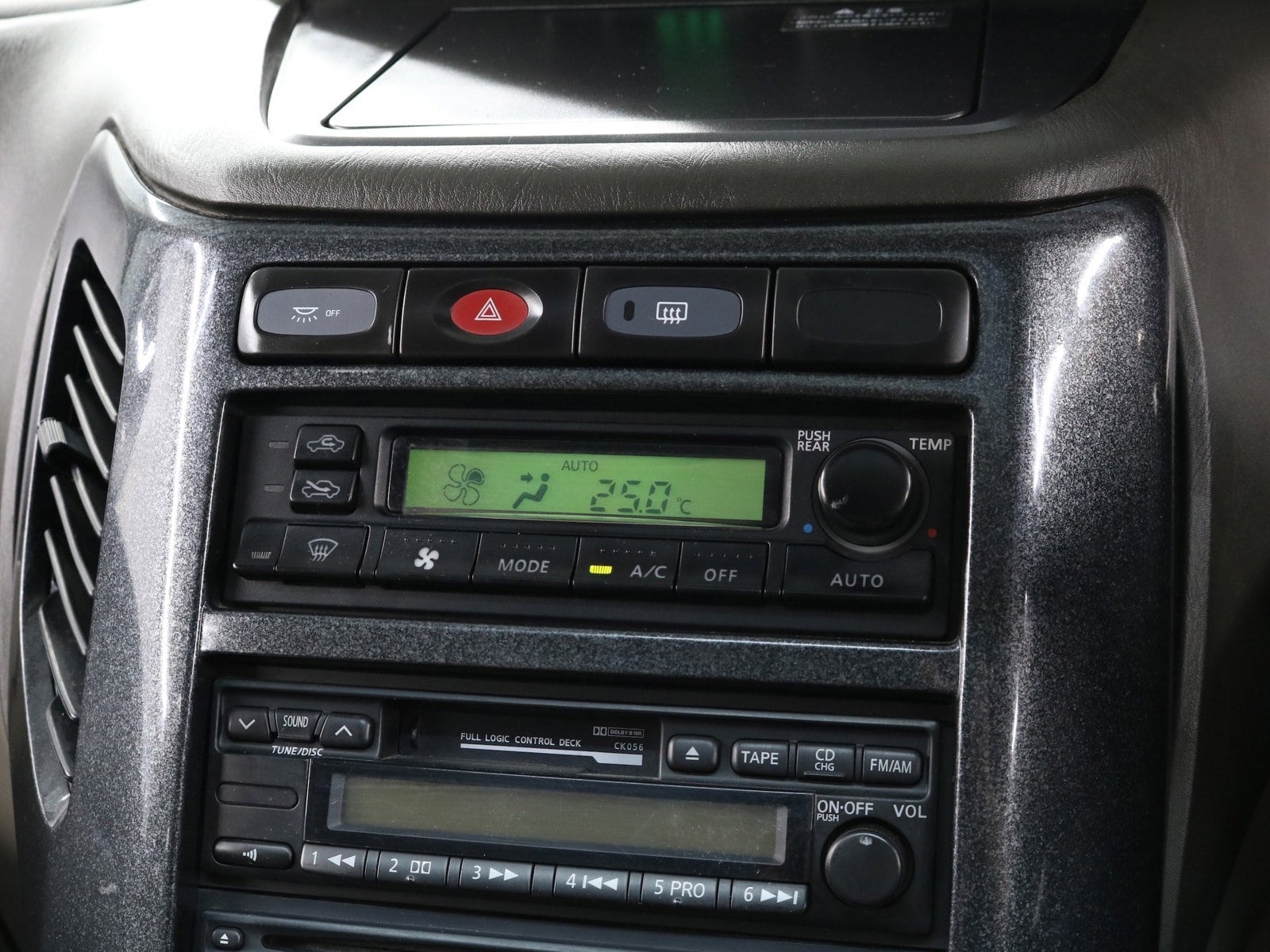 1998 Nissan Elgrand 11