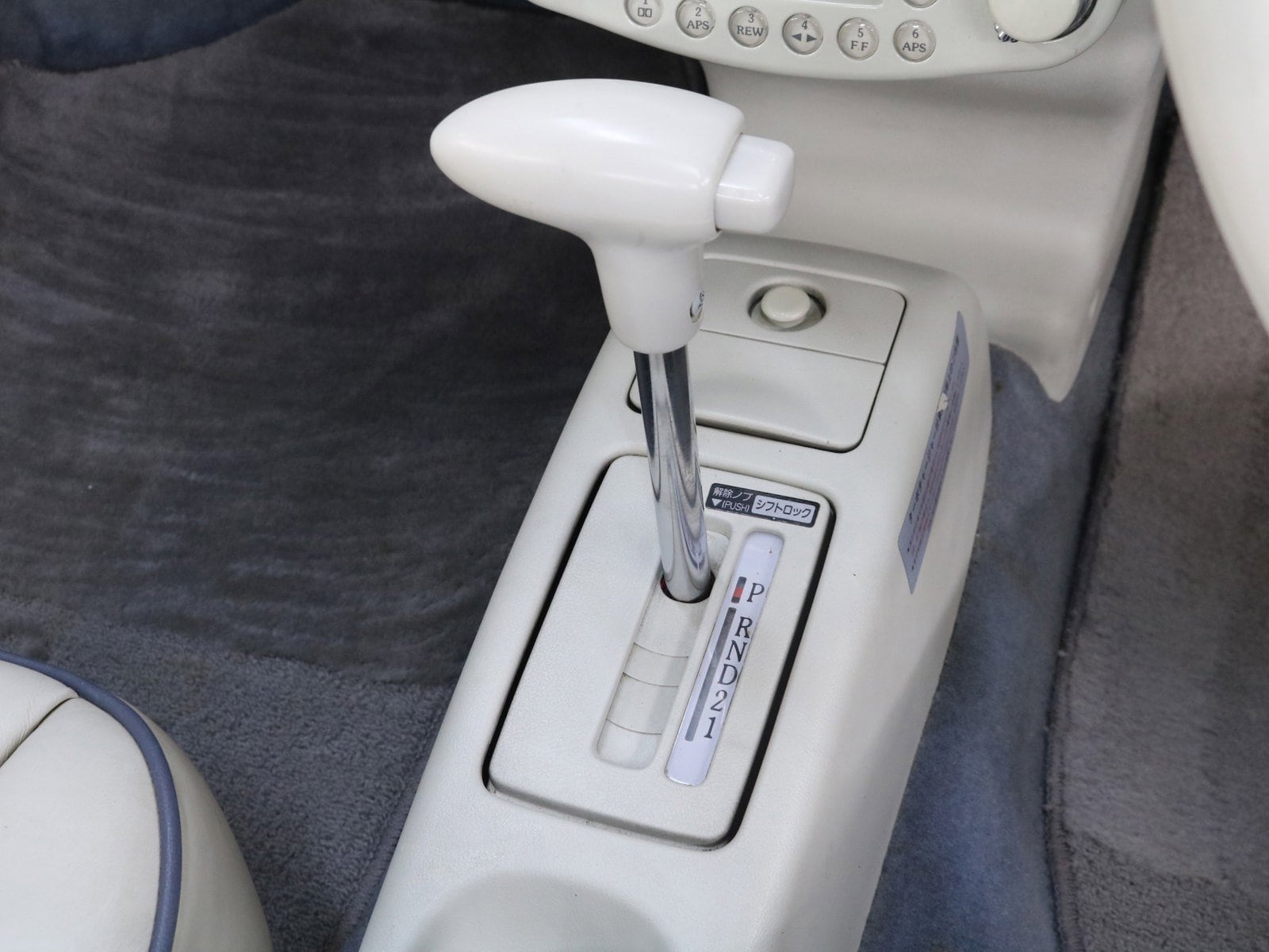 1991 Nissan Figaro 16