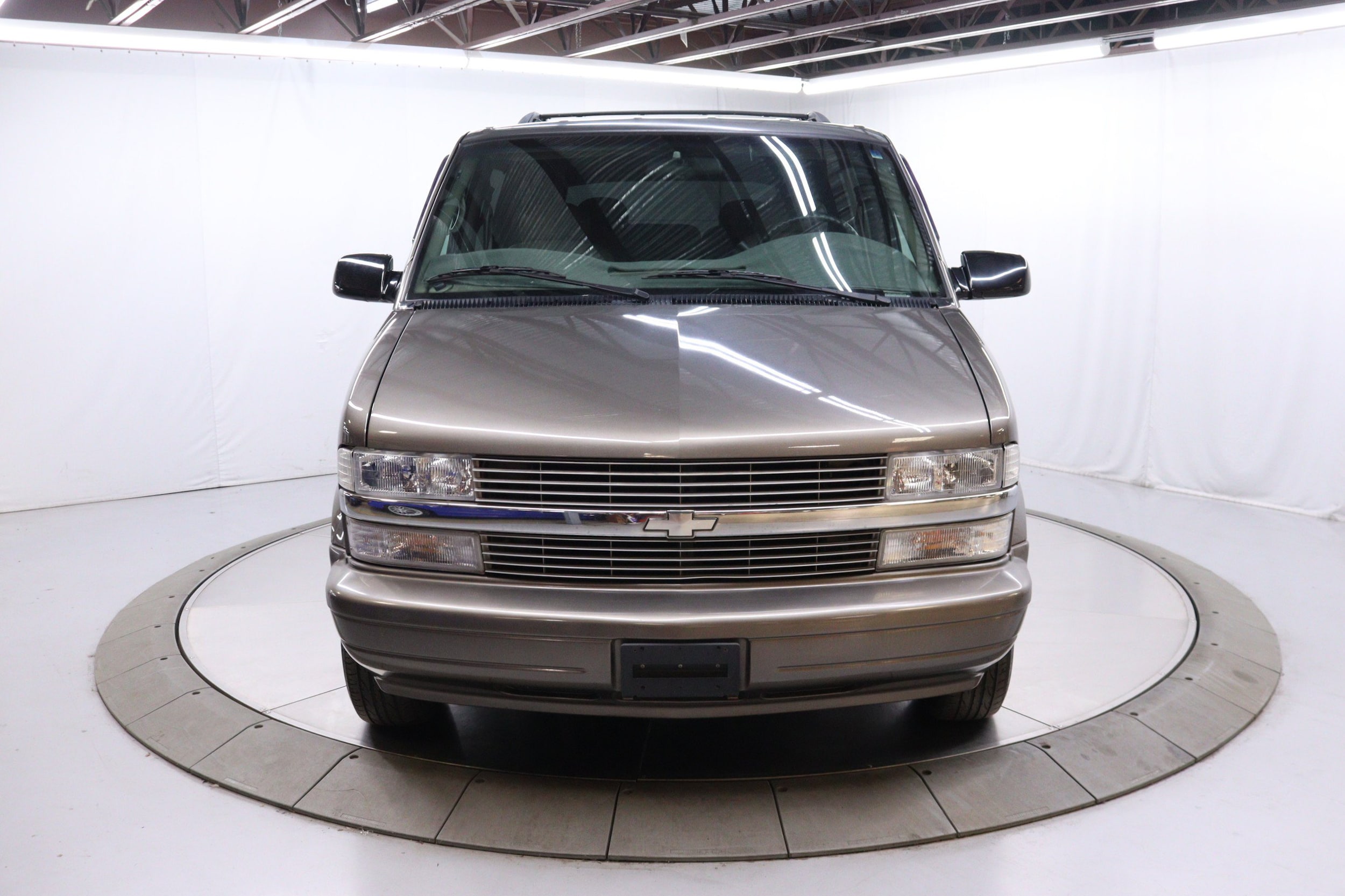 2000 Chevrolet Astro LT 3
