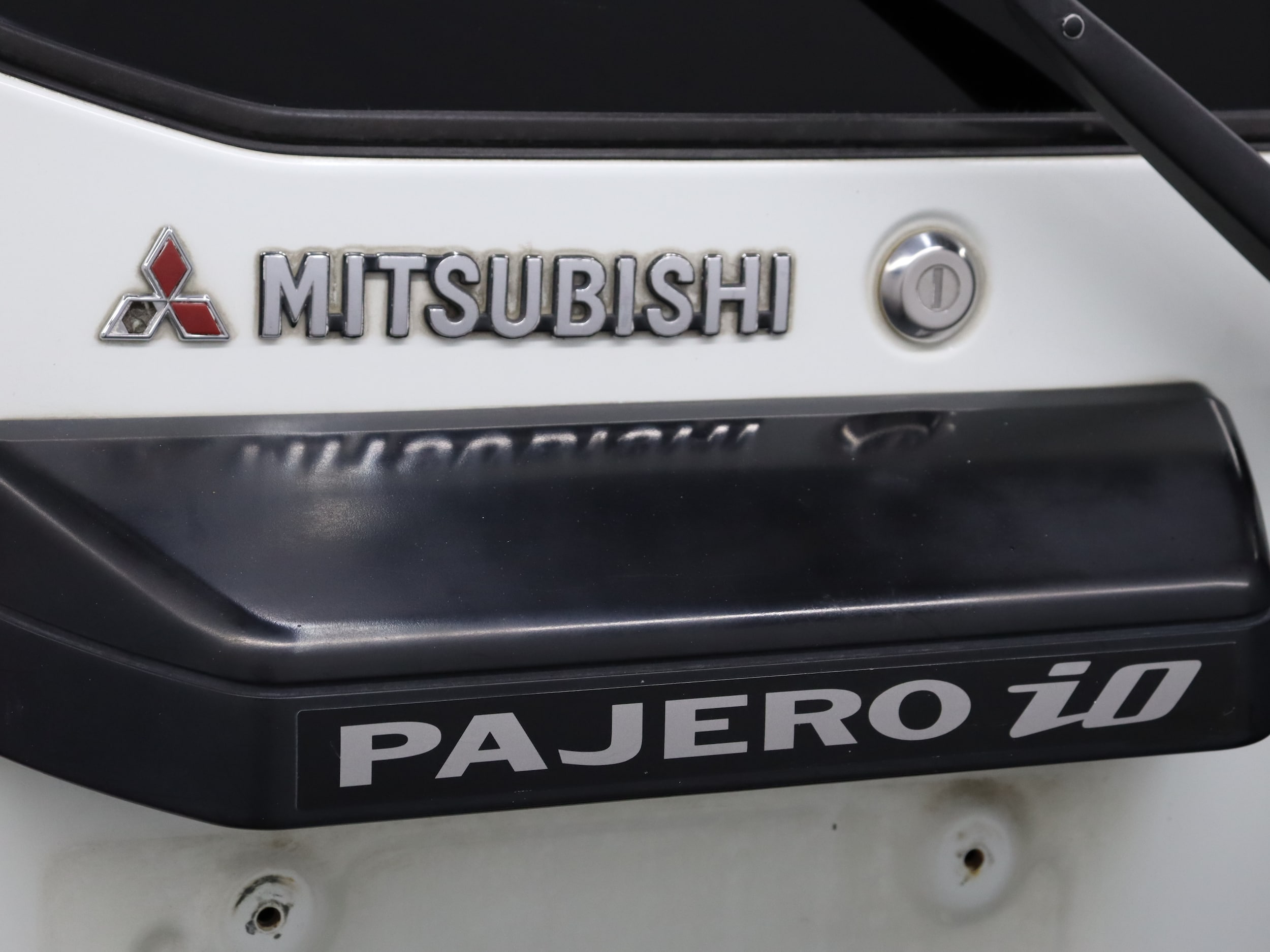1998 Mitsubishi Pajero 49
