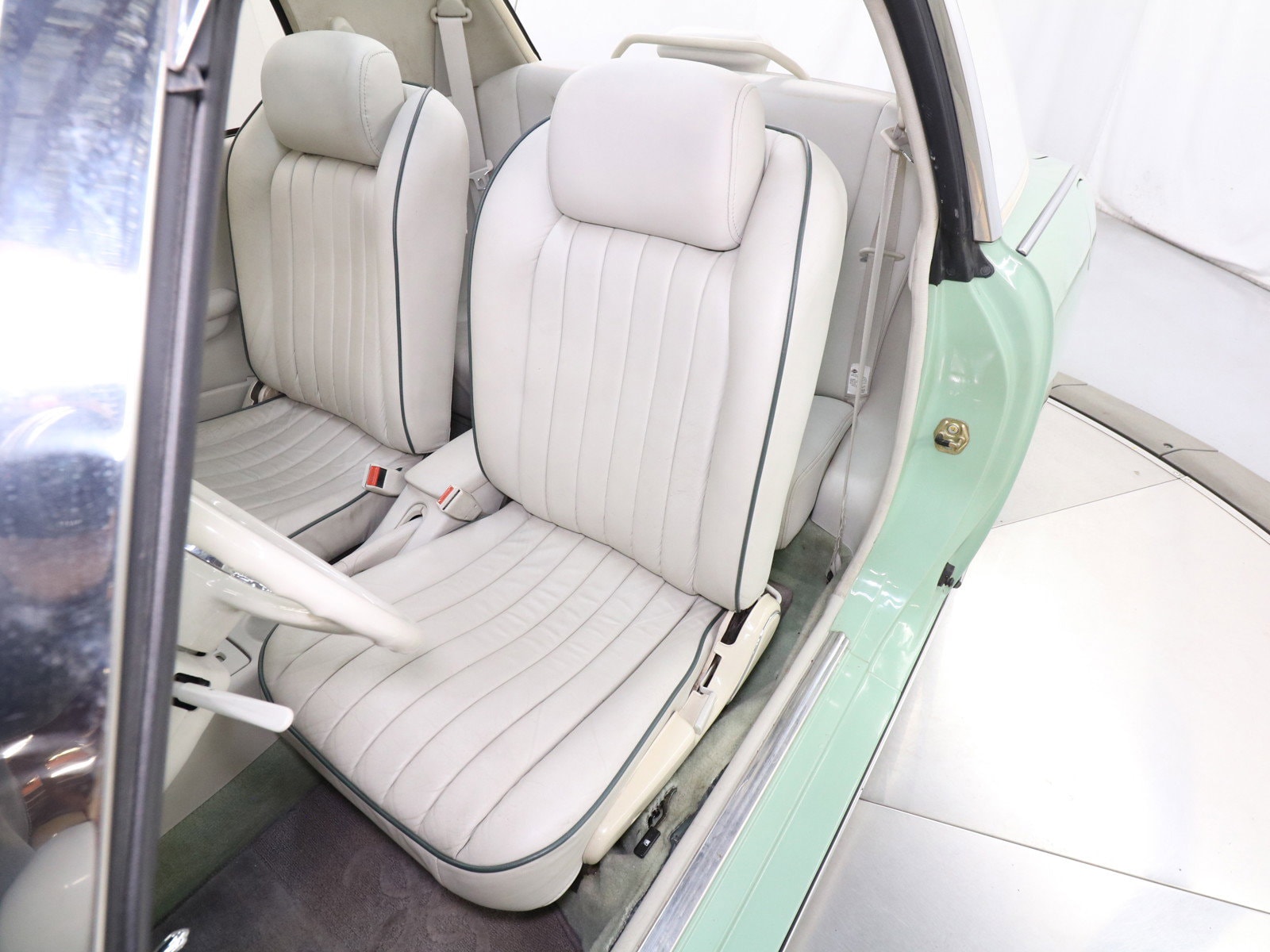 1991 Nissan Figaro 19