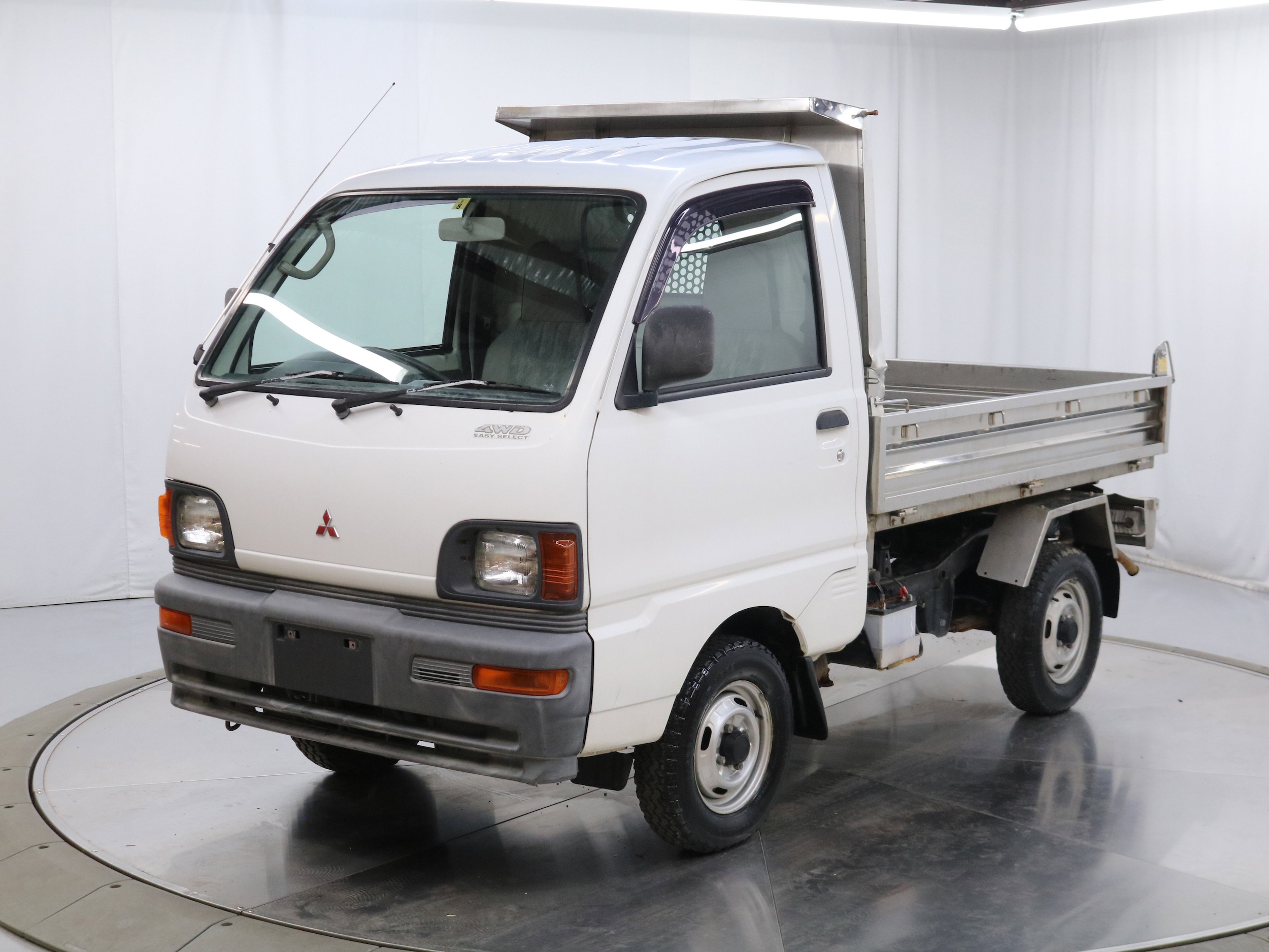 1996 Mitsubishi Minicab 2