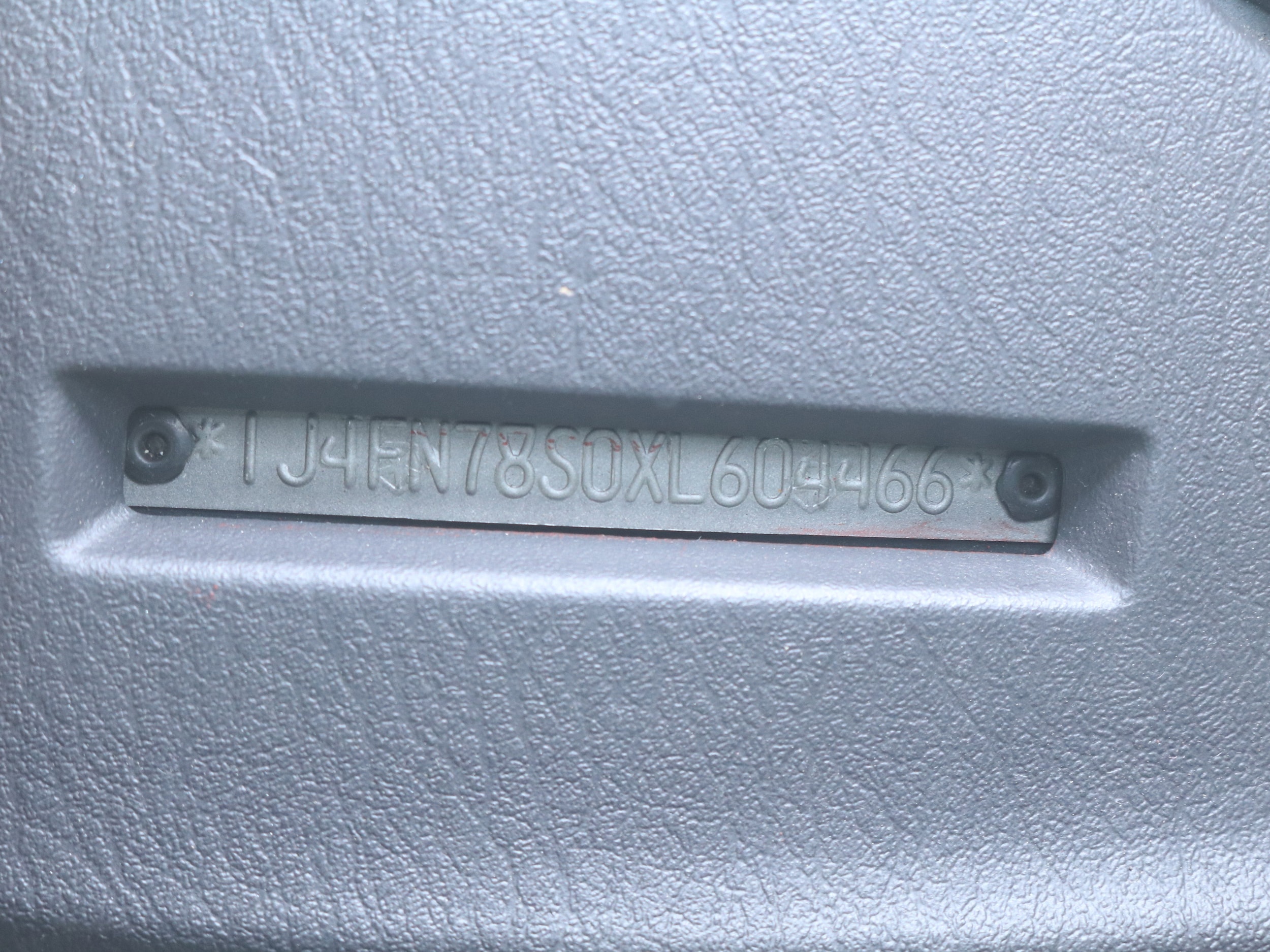 2000 Jeep Cherokee 69
