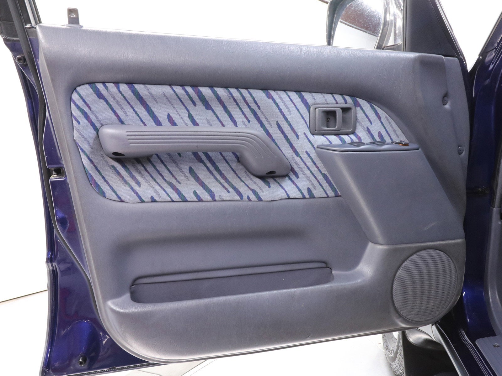 1996 Toyota Land Cruiser Prado 24
