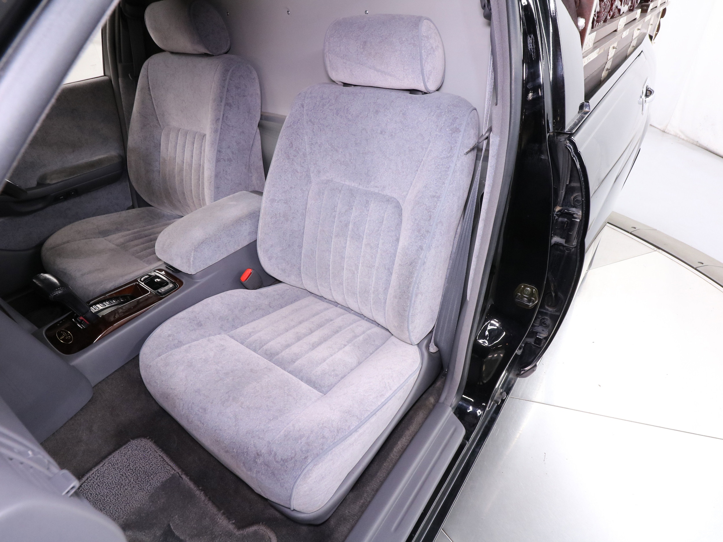 1995 Nissan Cima 19