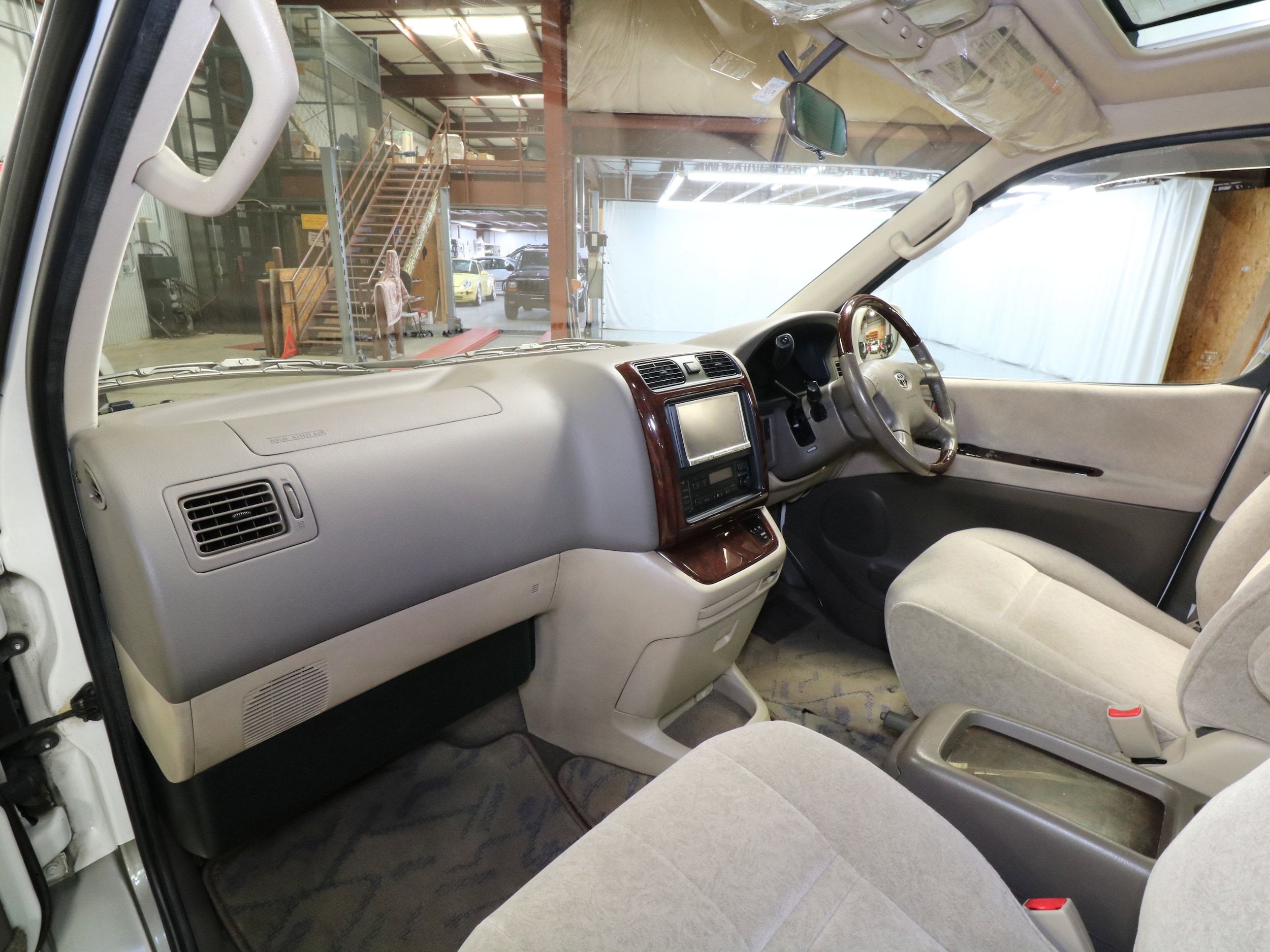 2000 Toyota Grand Hiace 14