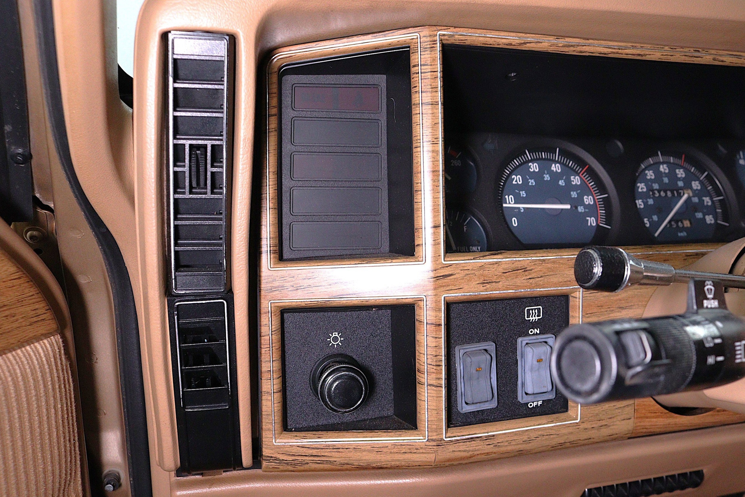 1987 Jeep Wagoneer 49