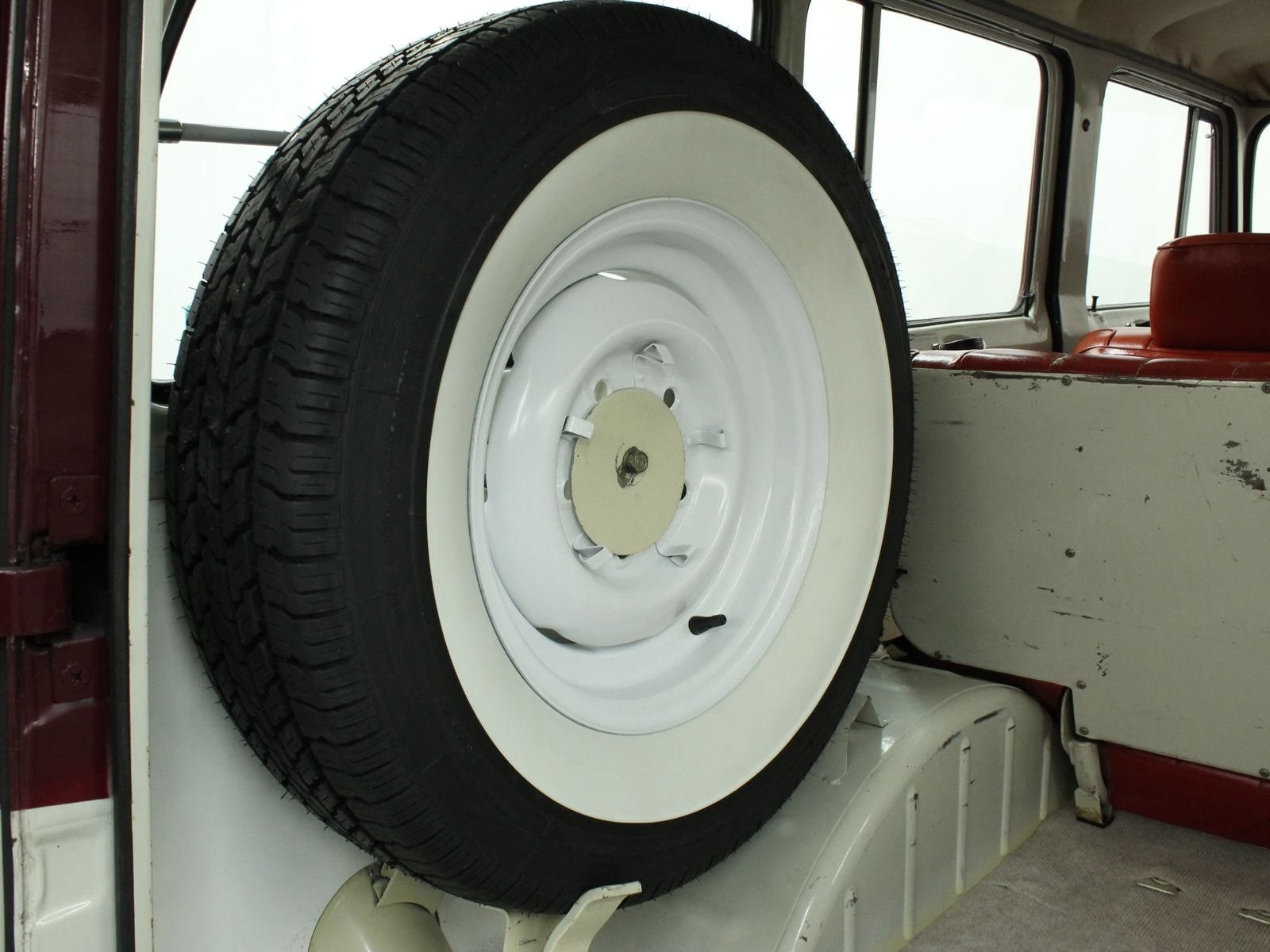 1975 Mitsubishi Jeep 31