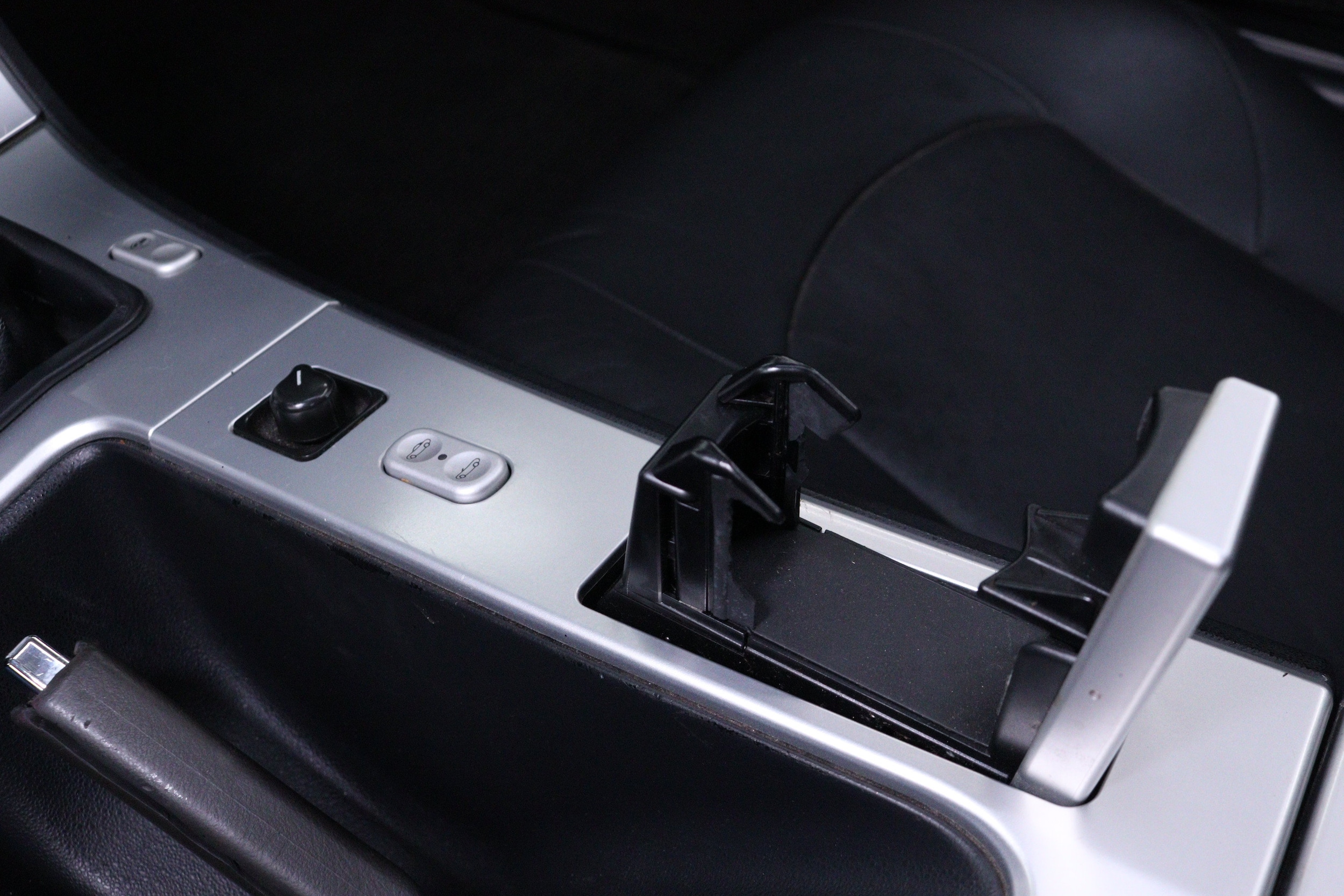 2005 Chrysler Crossfire 25
