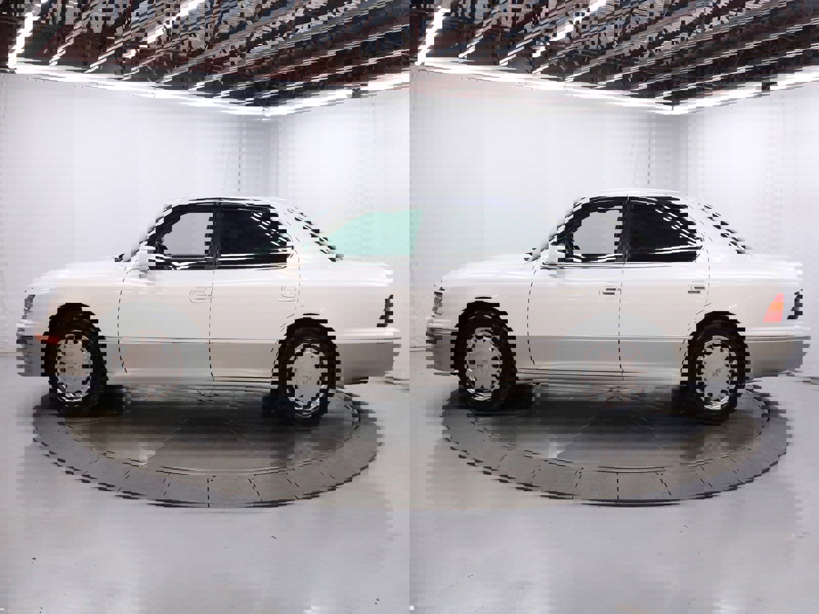 1997 Toyota Celsior 4