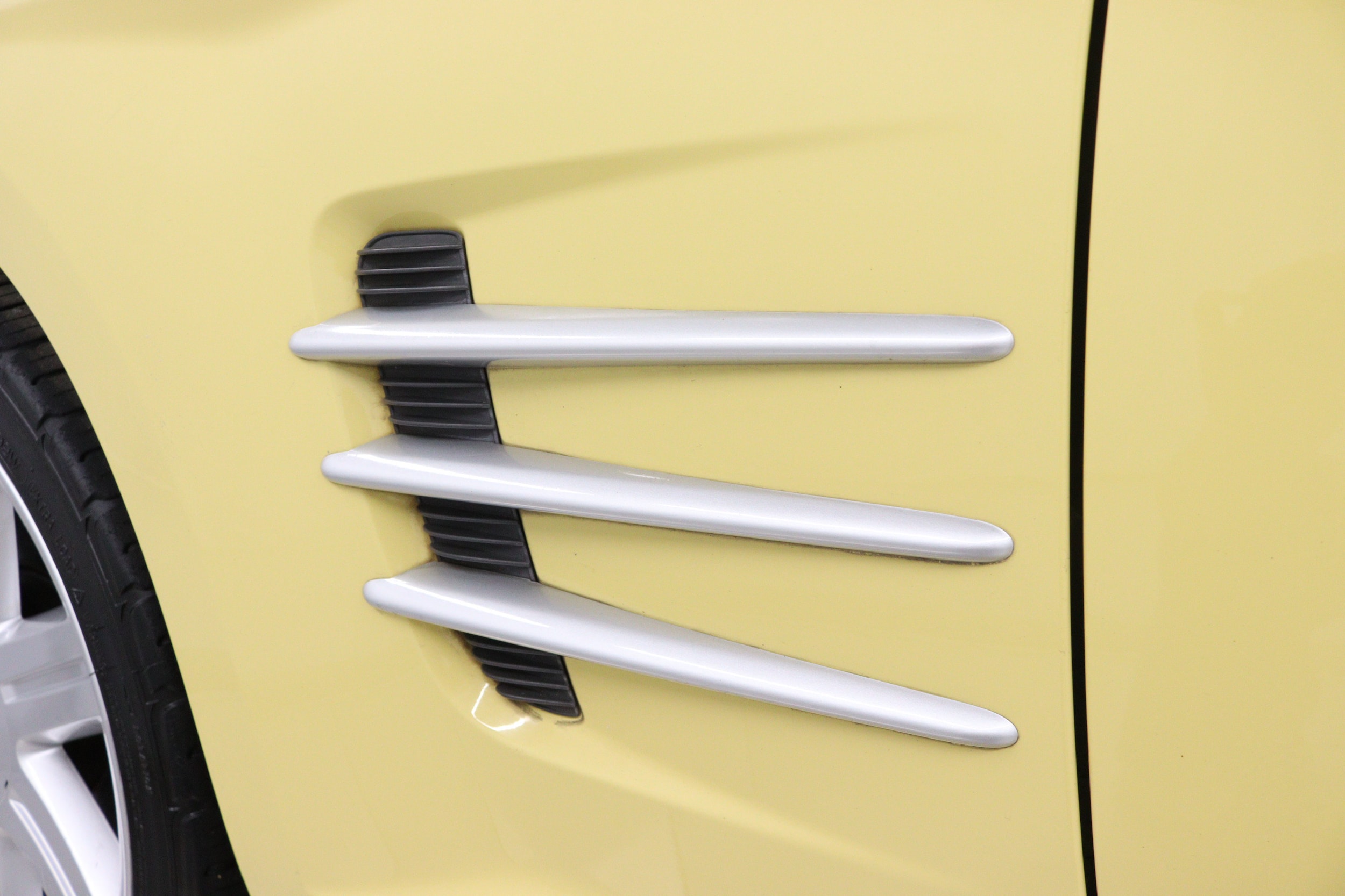2005 Chrysler Crossfire 72