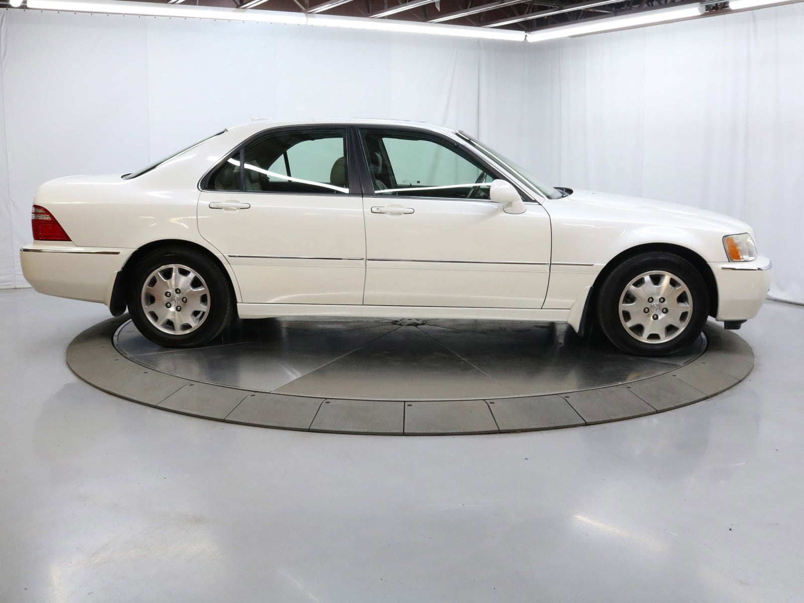 2004 Acura RL 8