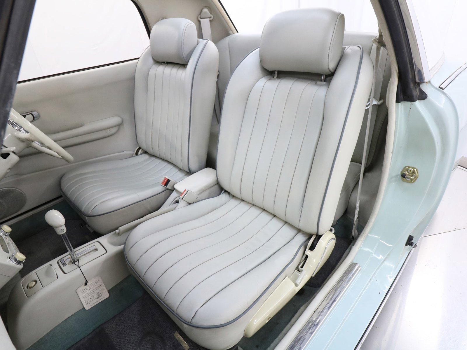 1991 Nissan Figaro 18