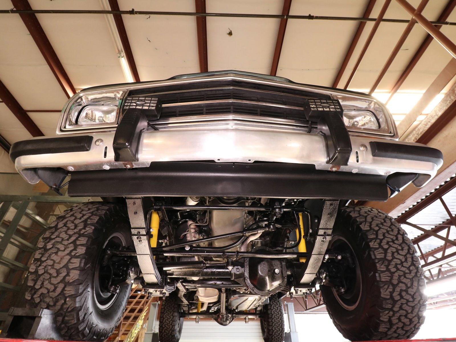 1991 Jeep Grand Wagoneer 31
