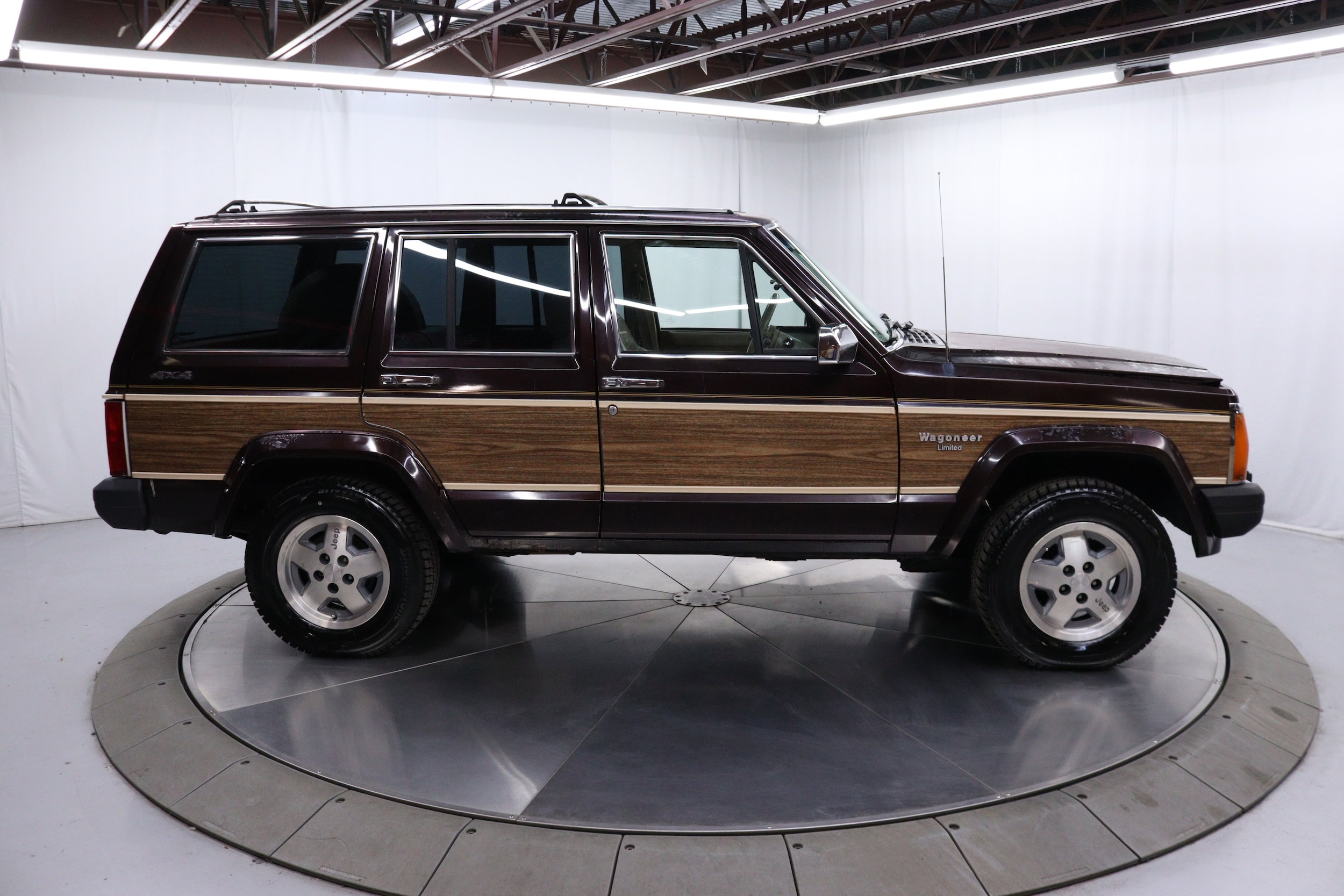1989 Jeep Wagoneer Limited 8