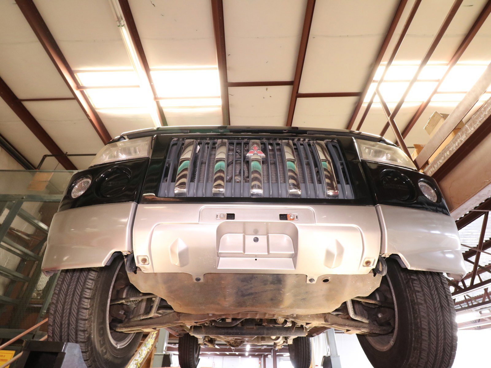 1999 Mitsubishi Pajero 34