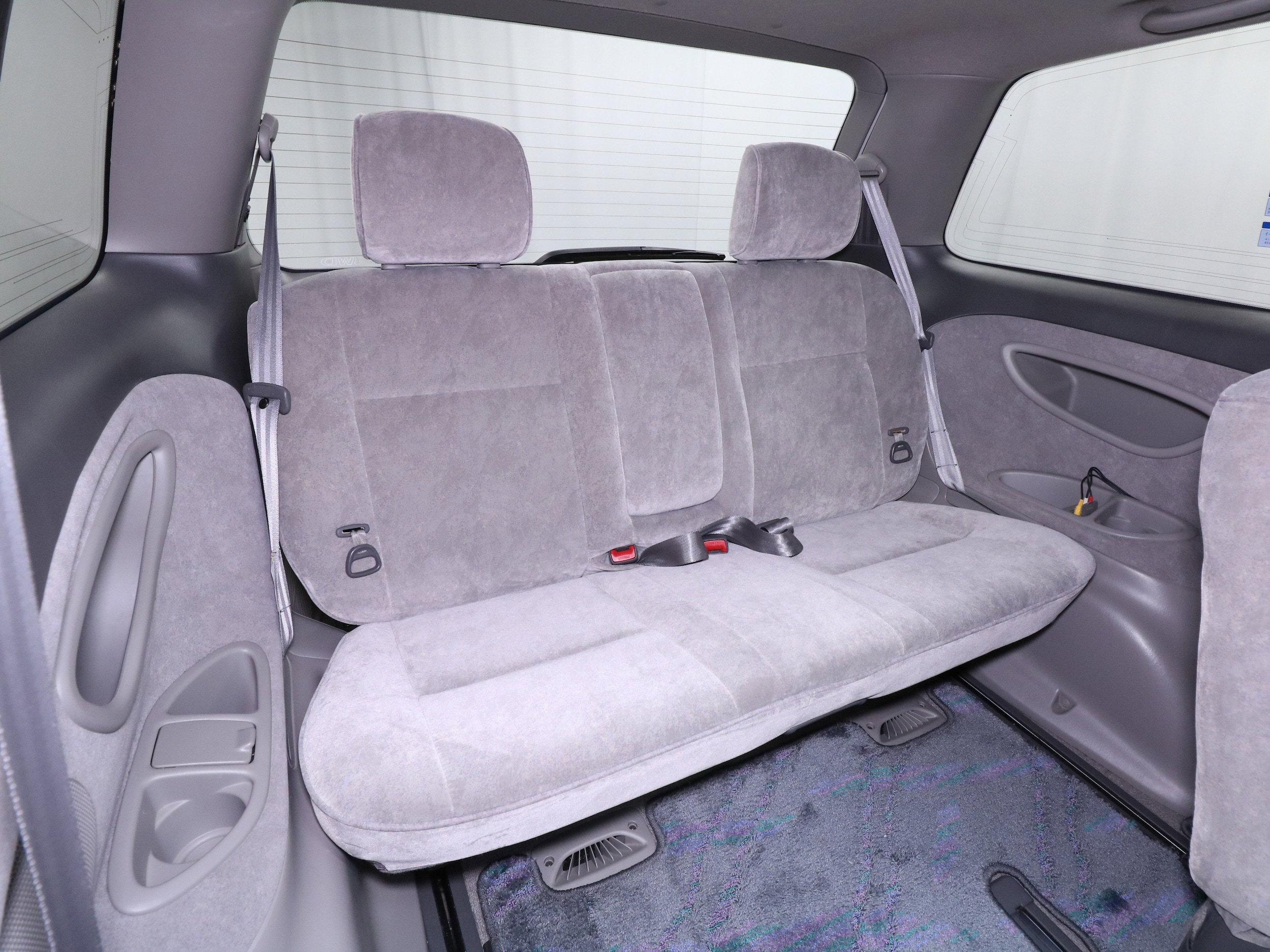 2000 Toyota Estima 25