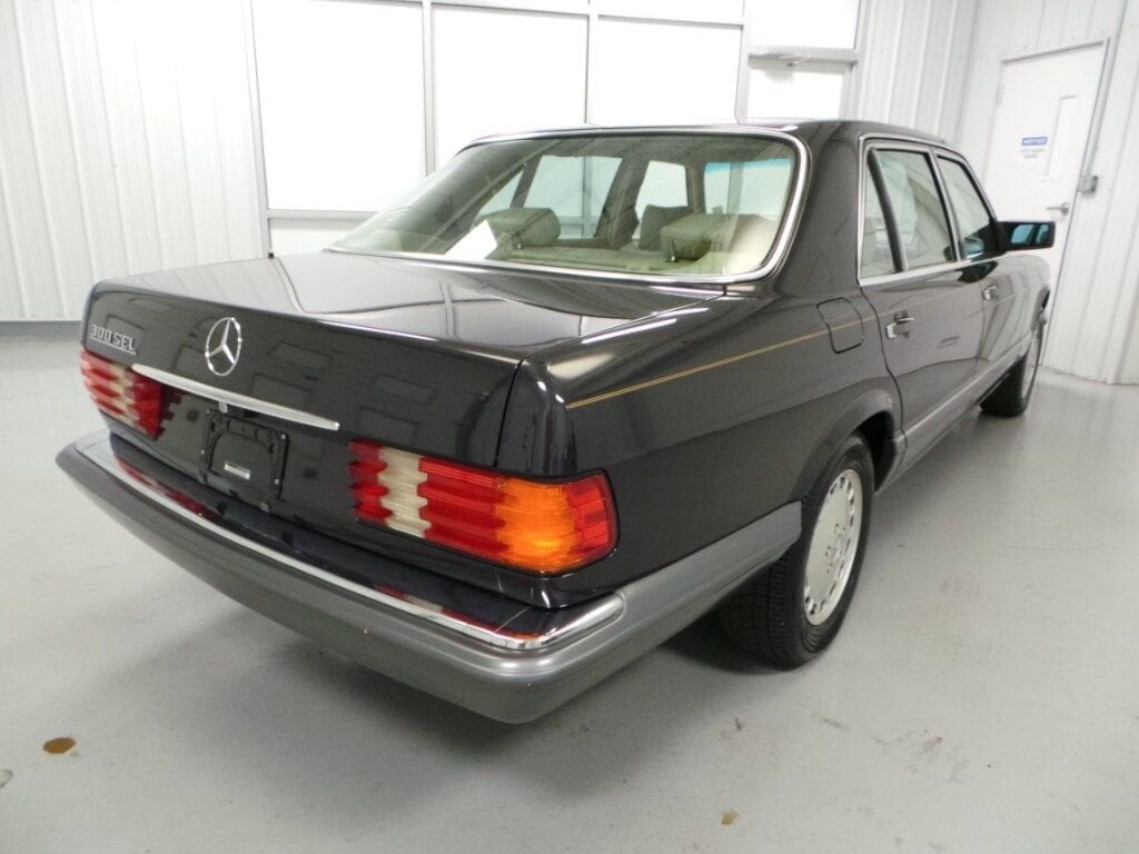 1991 Mercedes-Benz 300 SEL 9