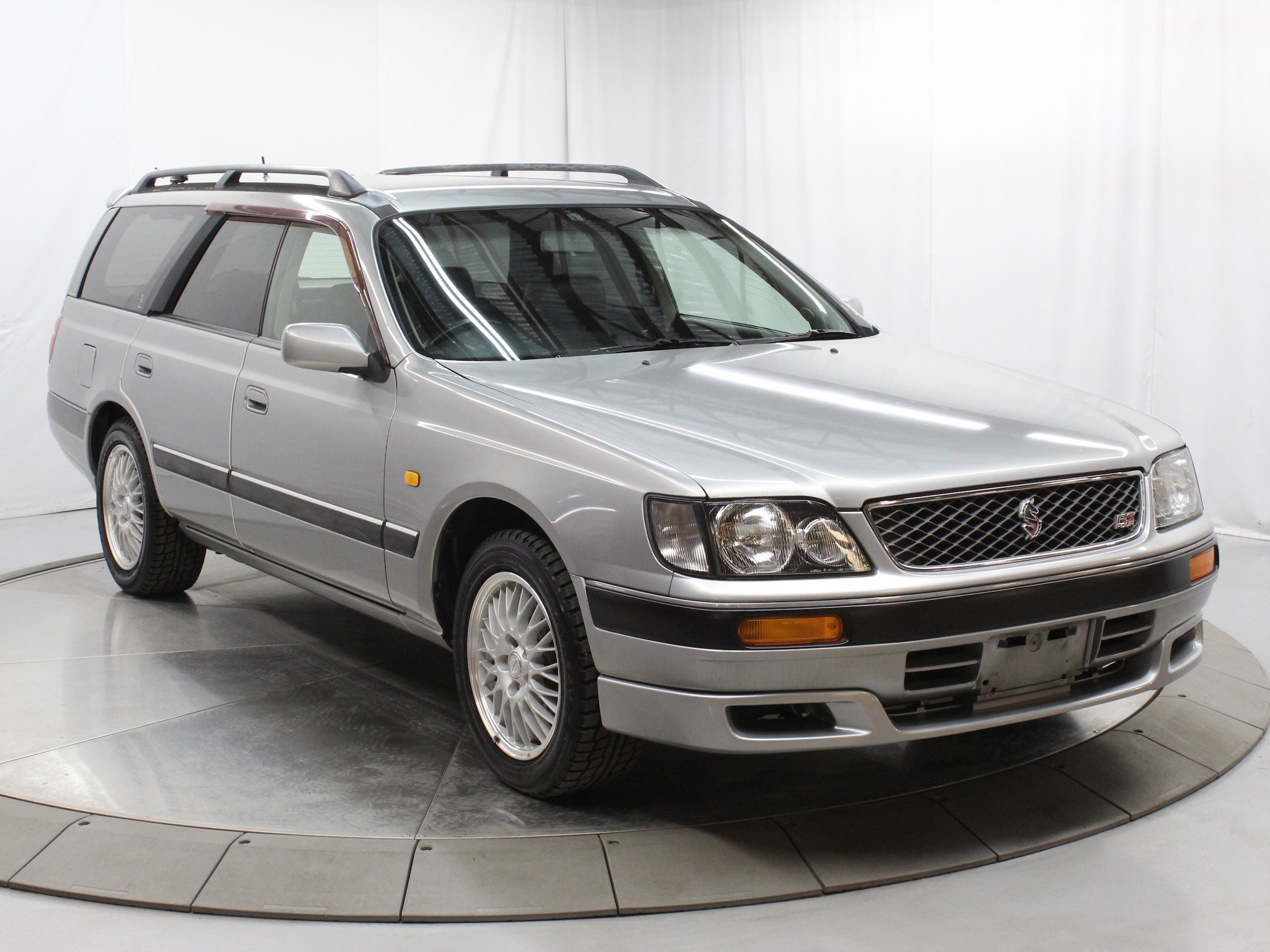 1997 Nissan Stagea 1