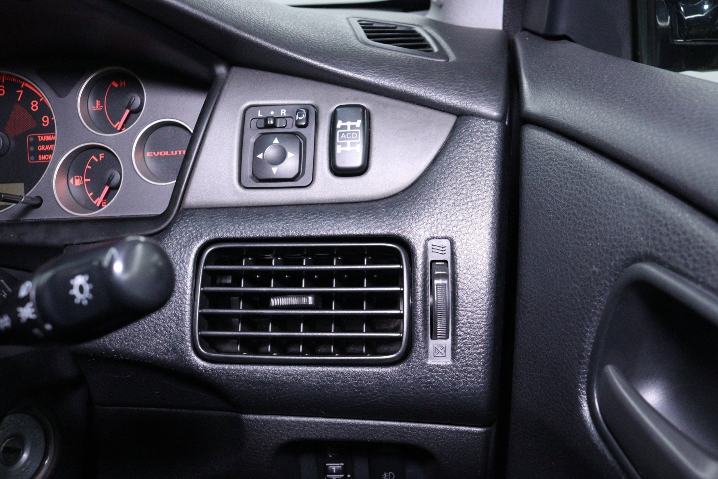 2001 Mitsubishi Lancer 53