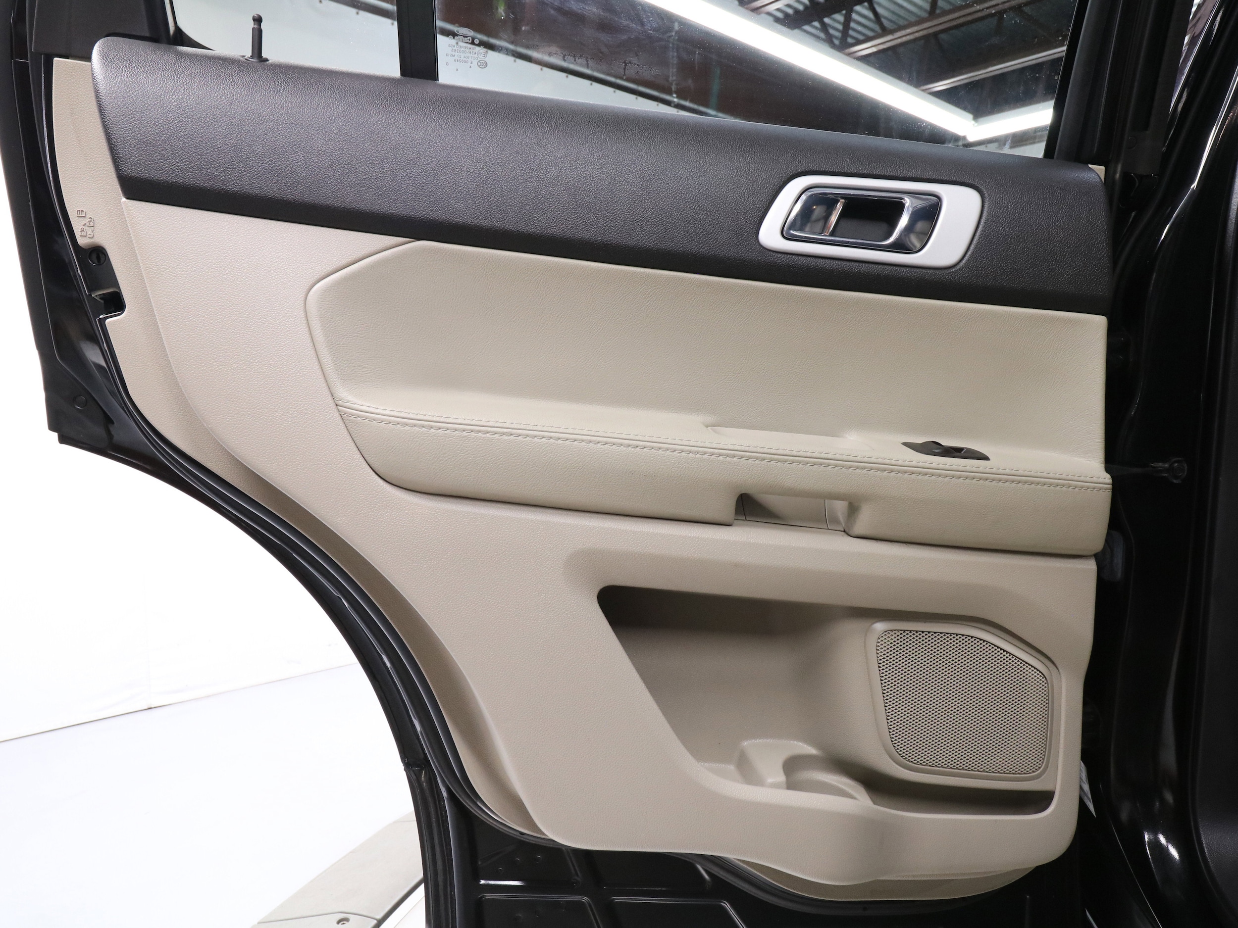 2015 Ford Explorer 24
