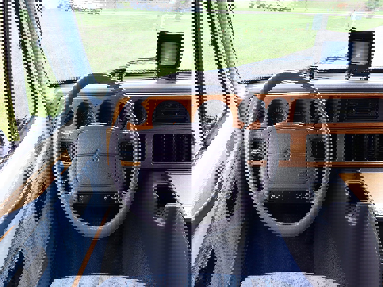 1996 Dodge Ram Van 10