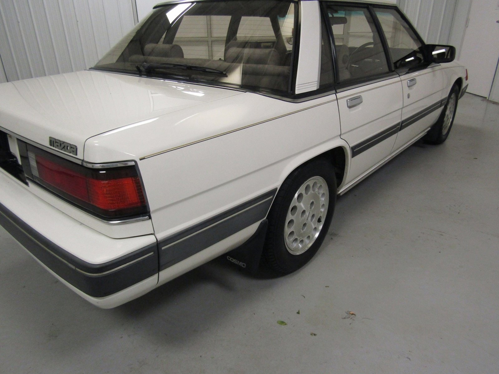 1985 Mazda Cosmo 37
