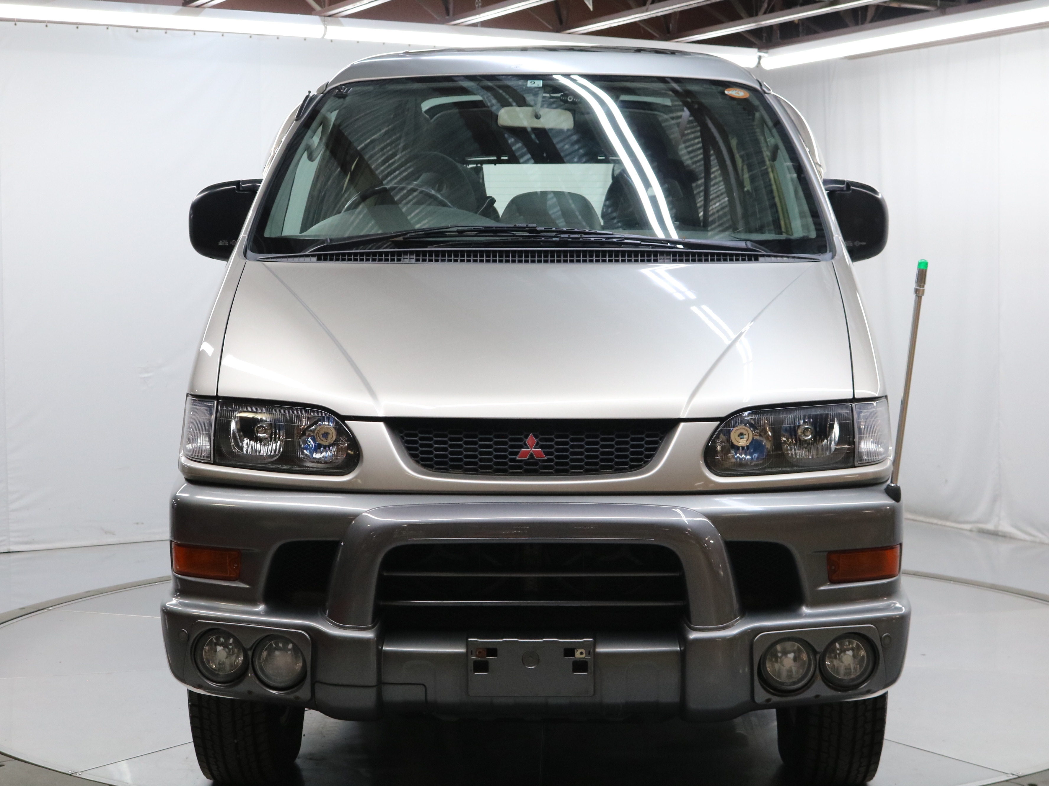 1997 Mitsubishi Delica 3