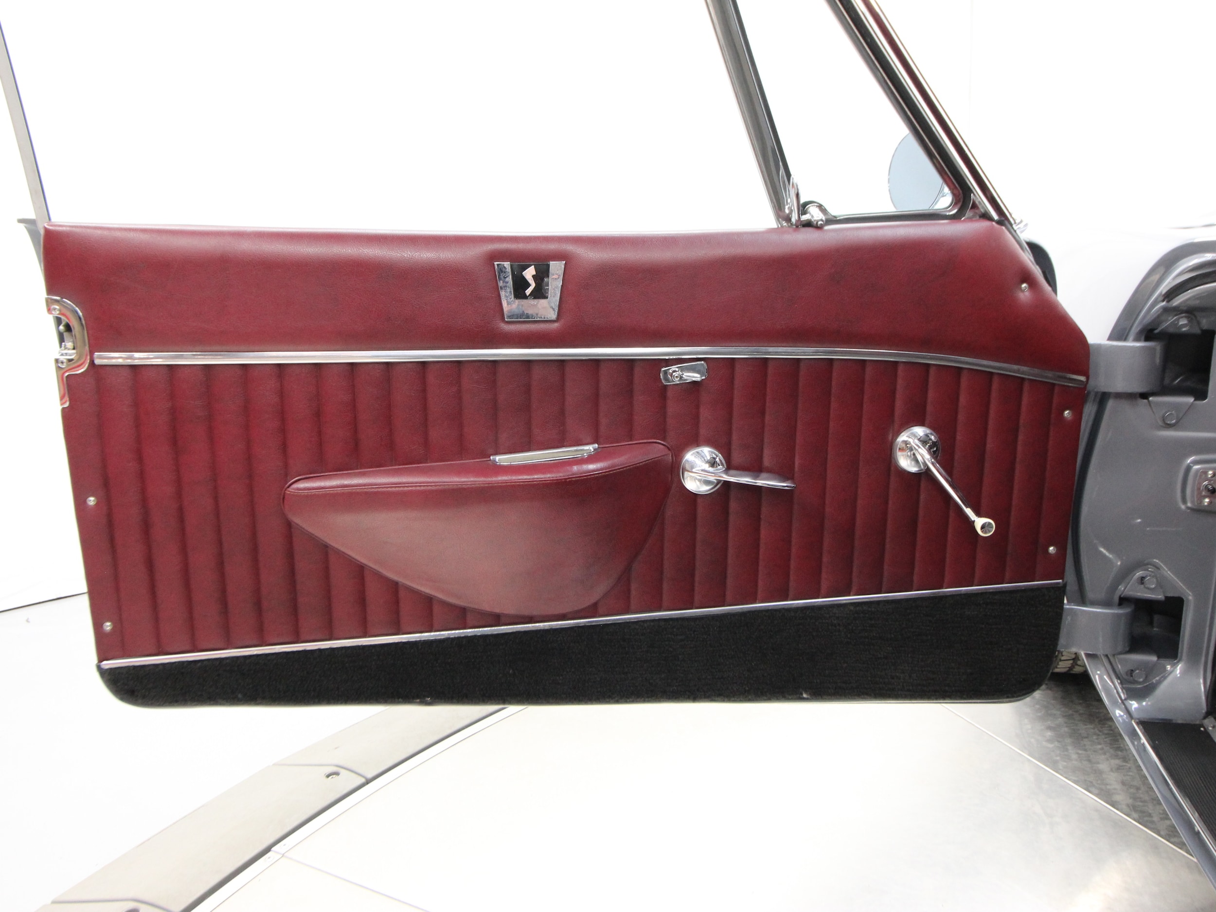 1964 Studebaker Avanti 19