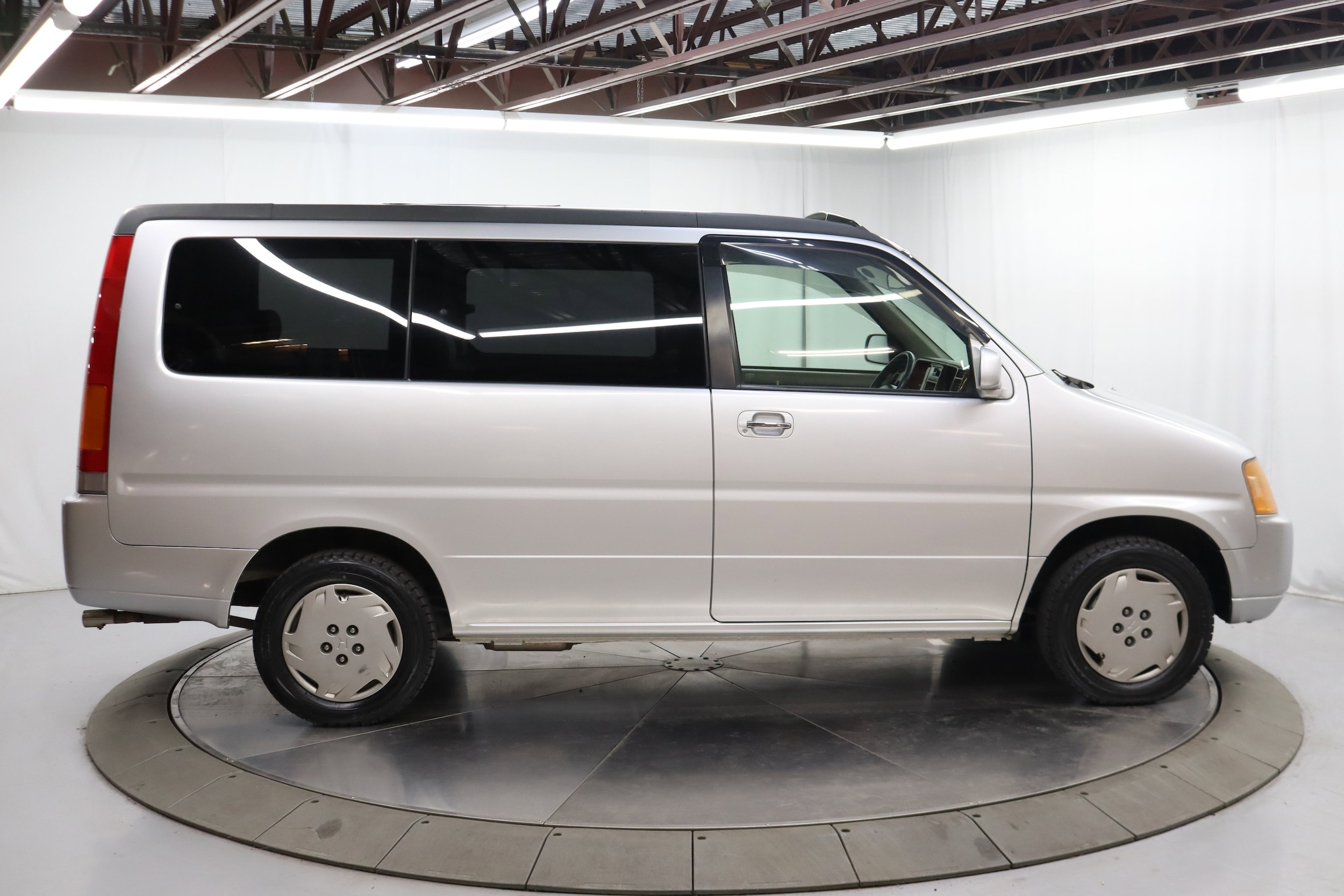 1998 Honda StepWgn 10