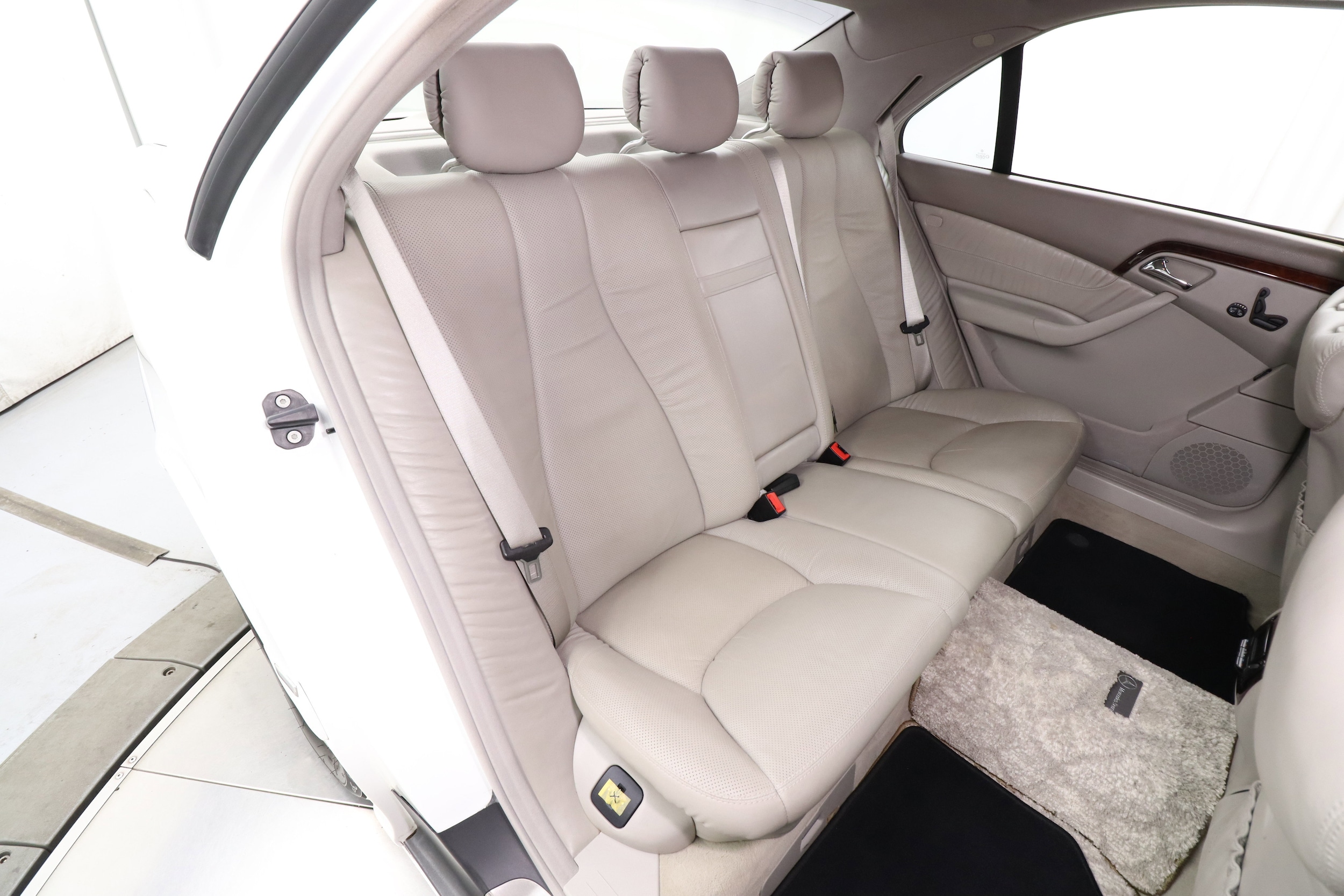 2000 Mercedes-Benz S500 22