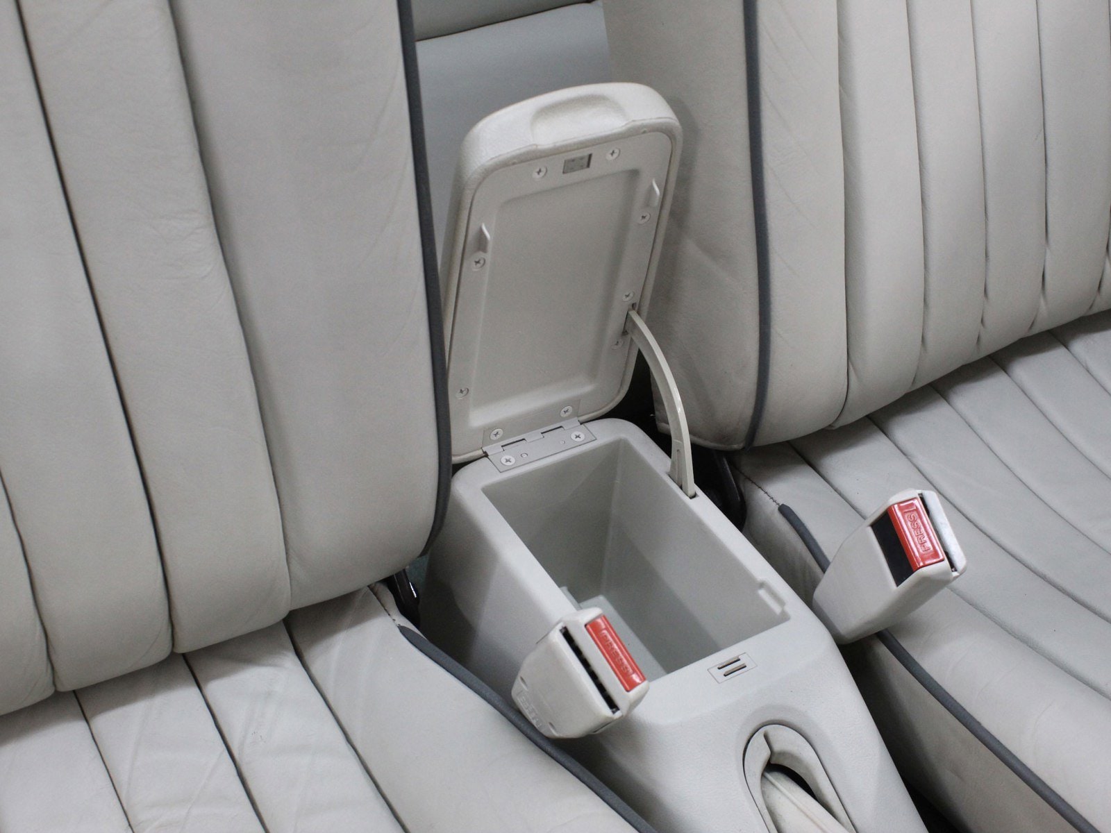 1991 Nissan Figaro 44